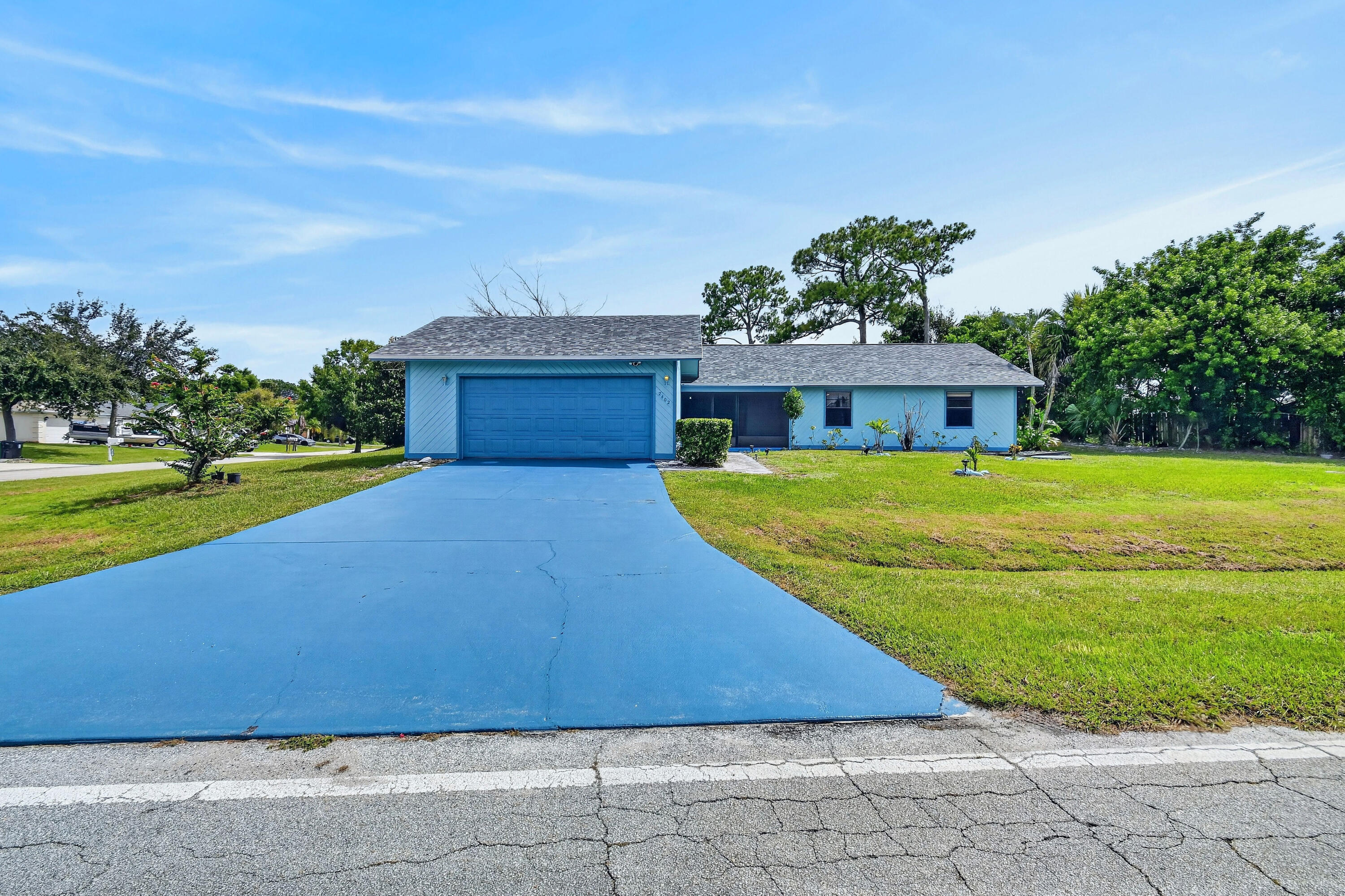 2402 SW Summit Street — photo