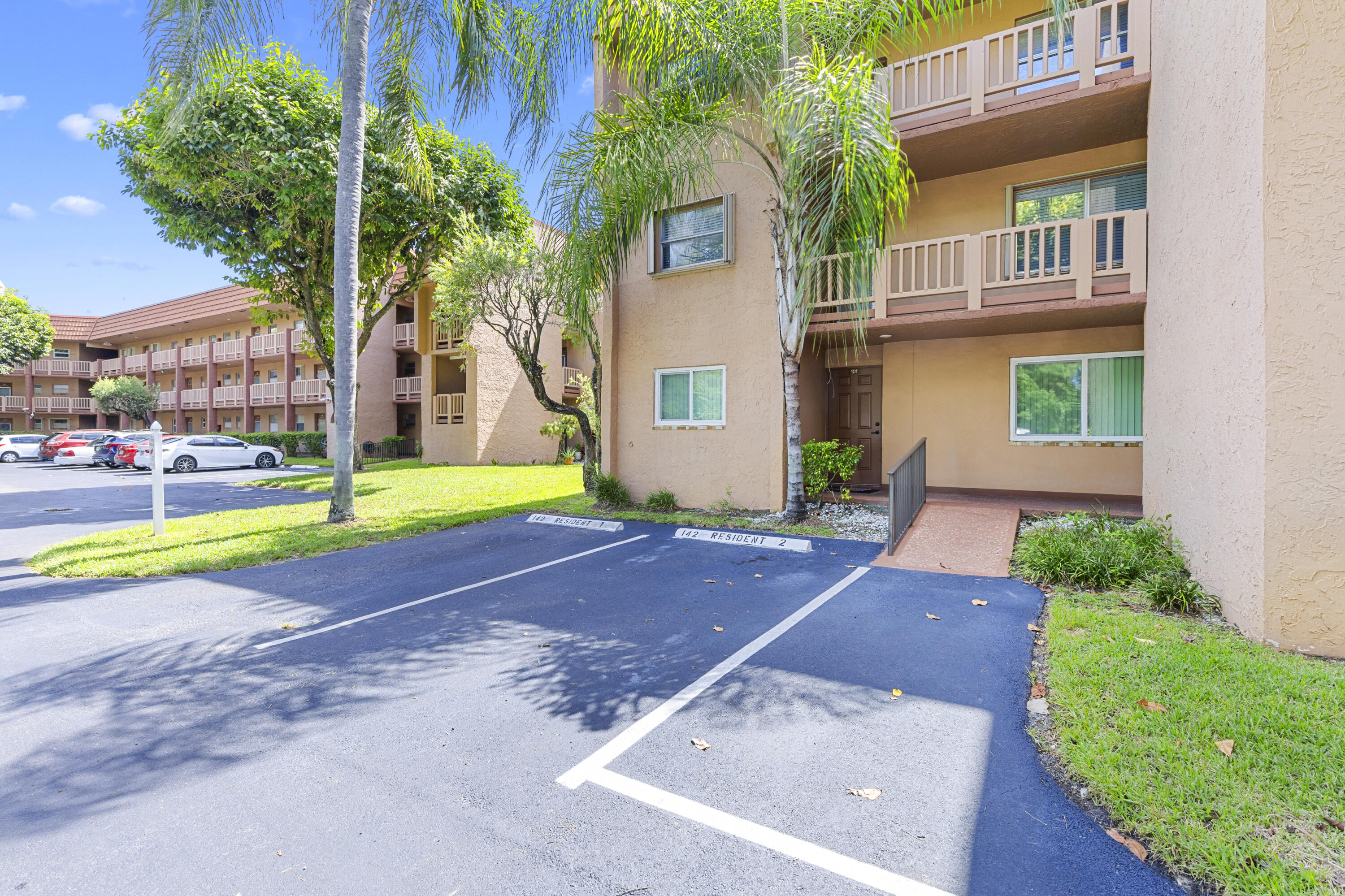 9861 Sunrise Lakes Boulevard 101 — photo