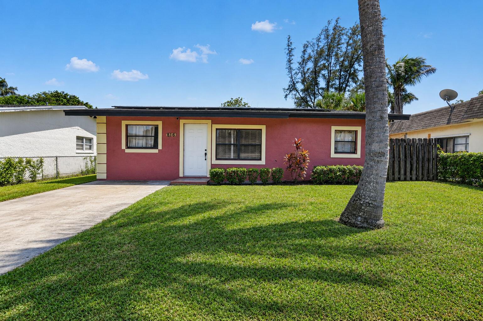 816 SW 3rd Court — photo