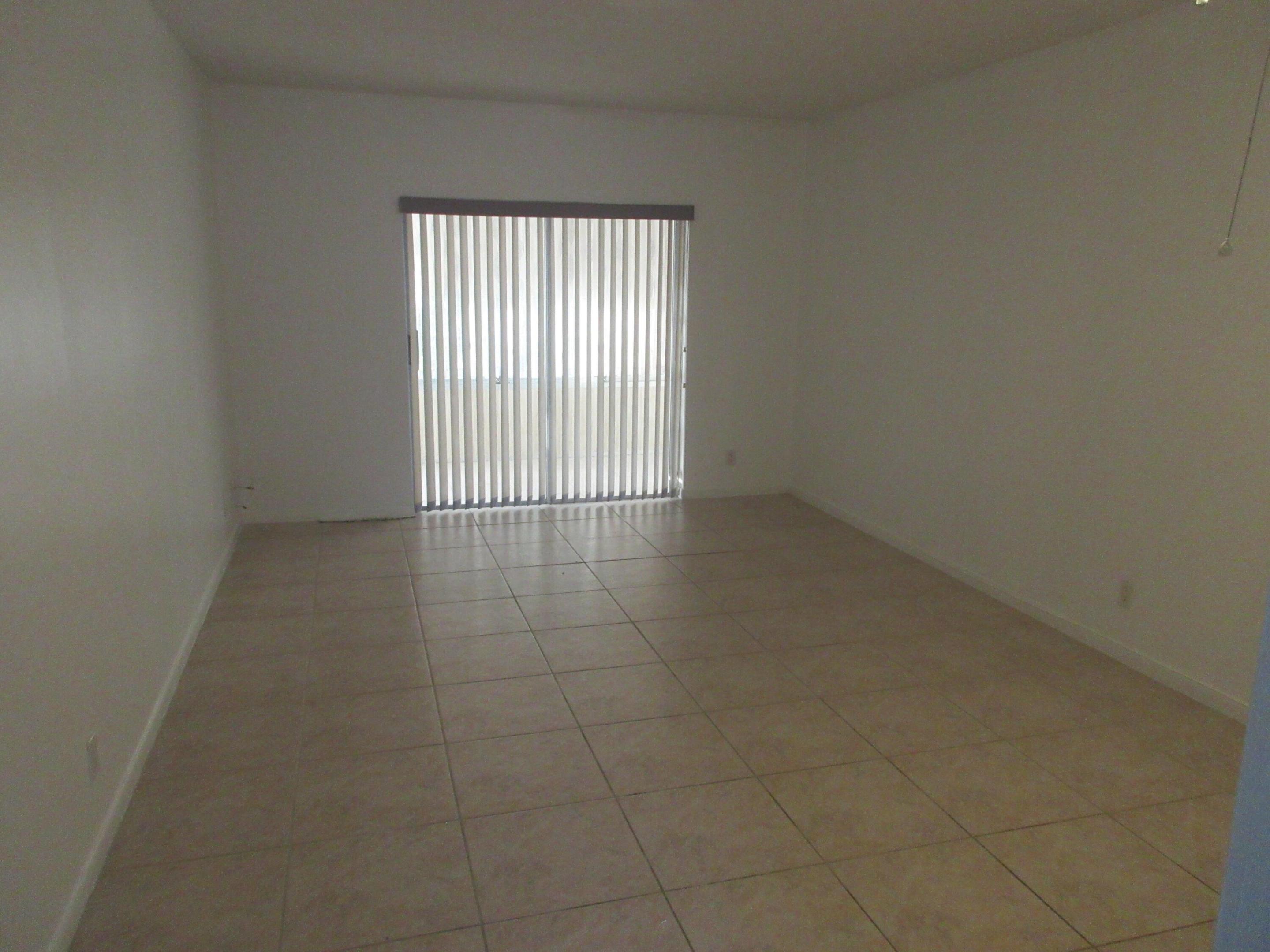 Home in Boynton Beach, FL 33426 — photo 2