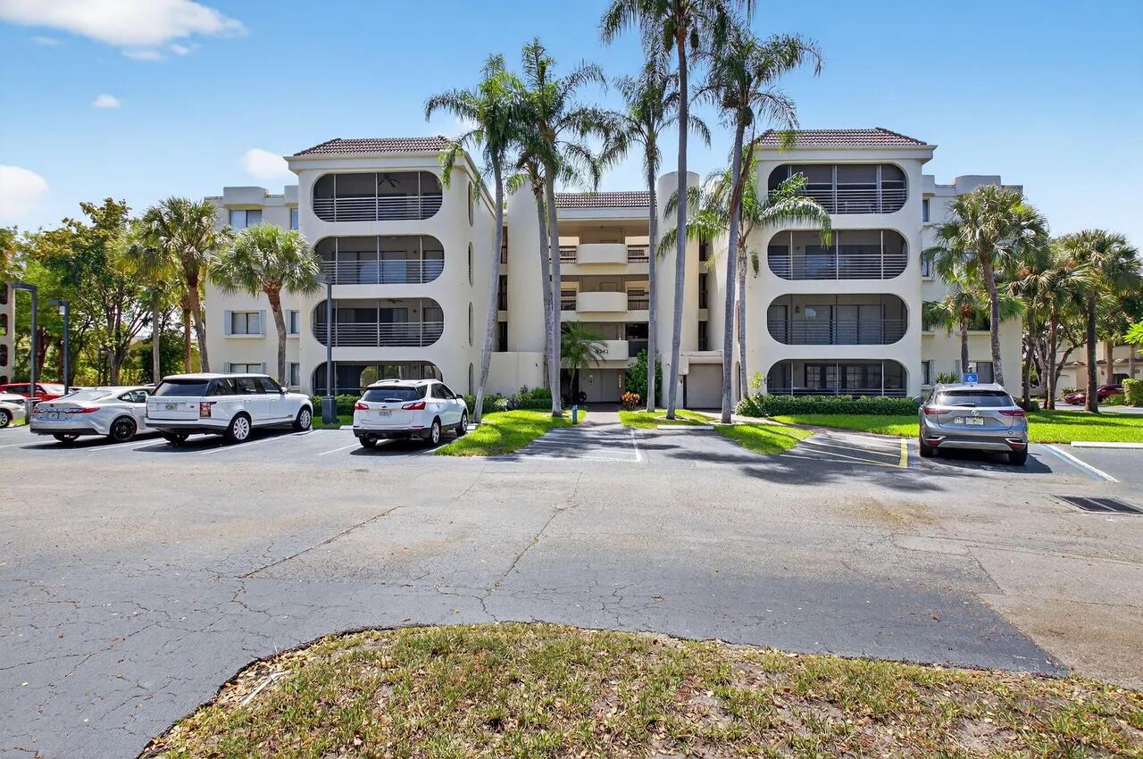 6342 Longboat Lane W 201 — photo