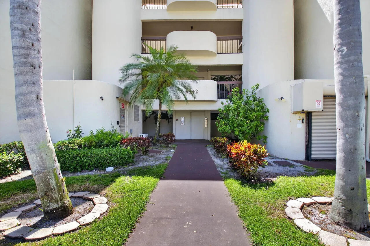 6342 Longboat Lane W #201, Boca Raton, FL 33433 — photo 2
