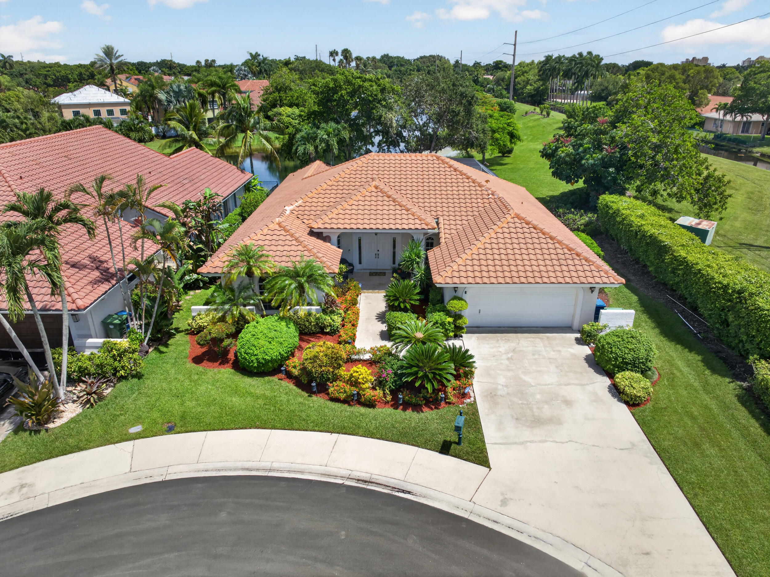 709 Crystal Court — photo