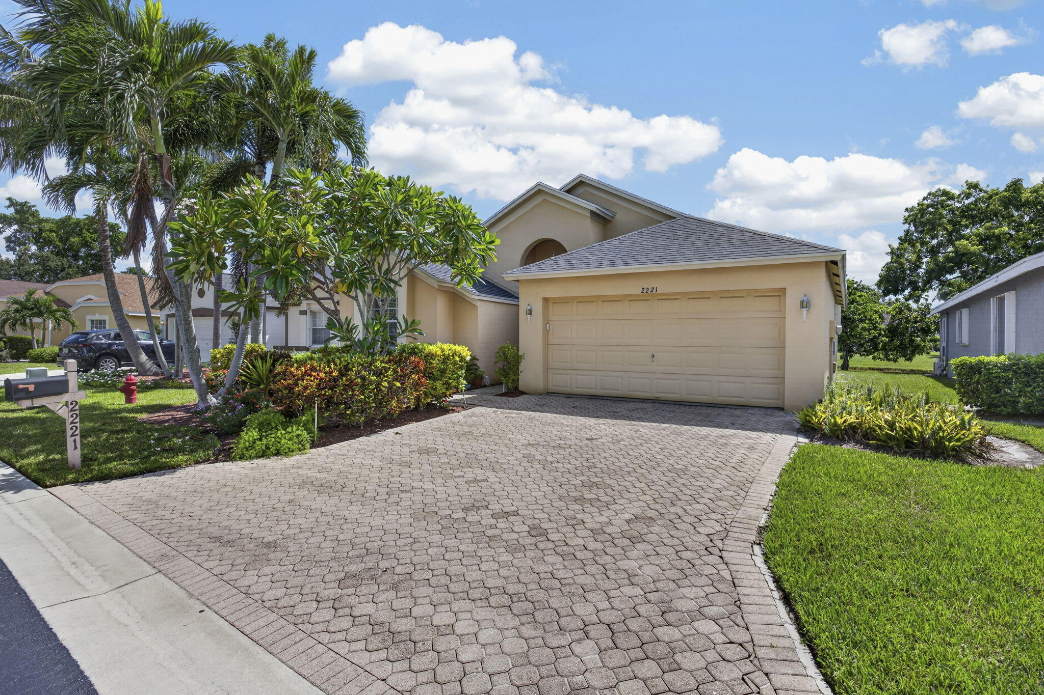2221 Soundings Court — photo