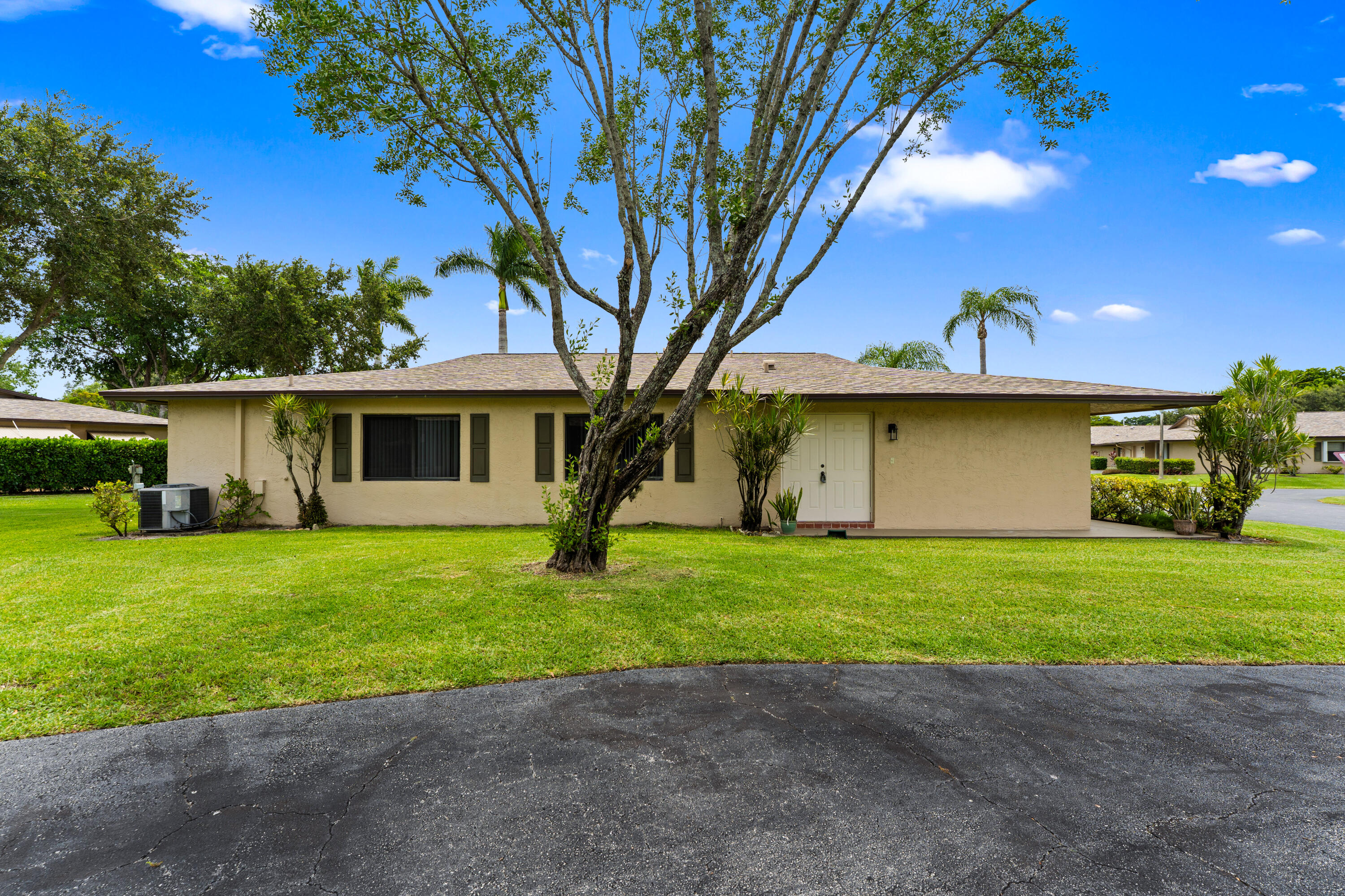1634 Palmland Drive — photo