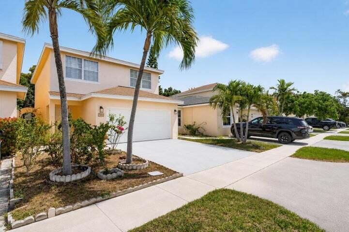 4131 Eastridge Circle — photo
