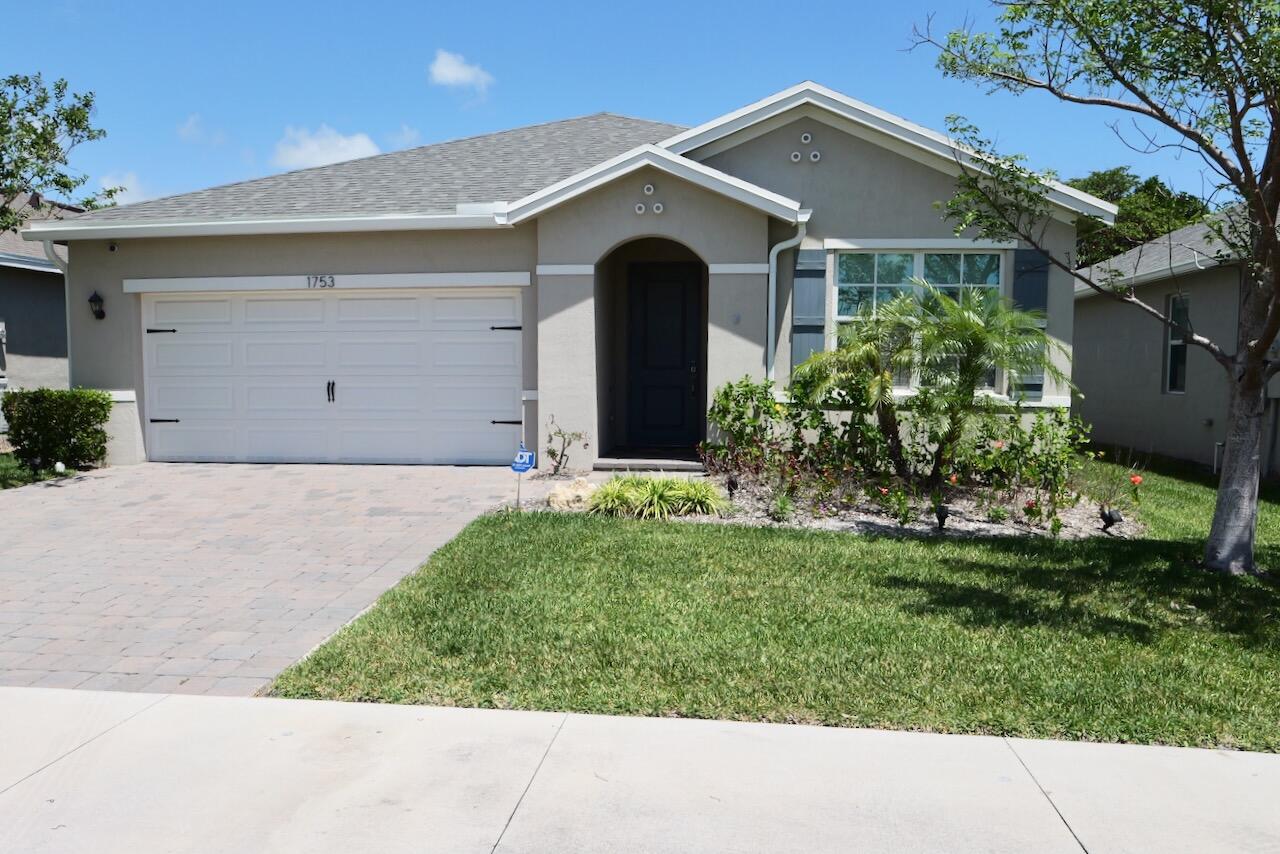 1753 NE White Pine Terrace — photo