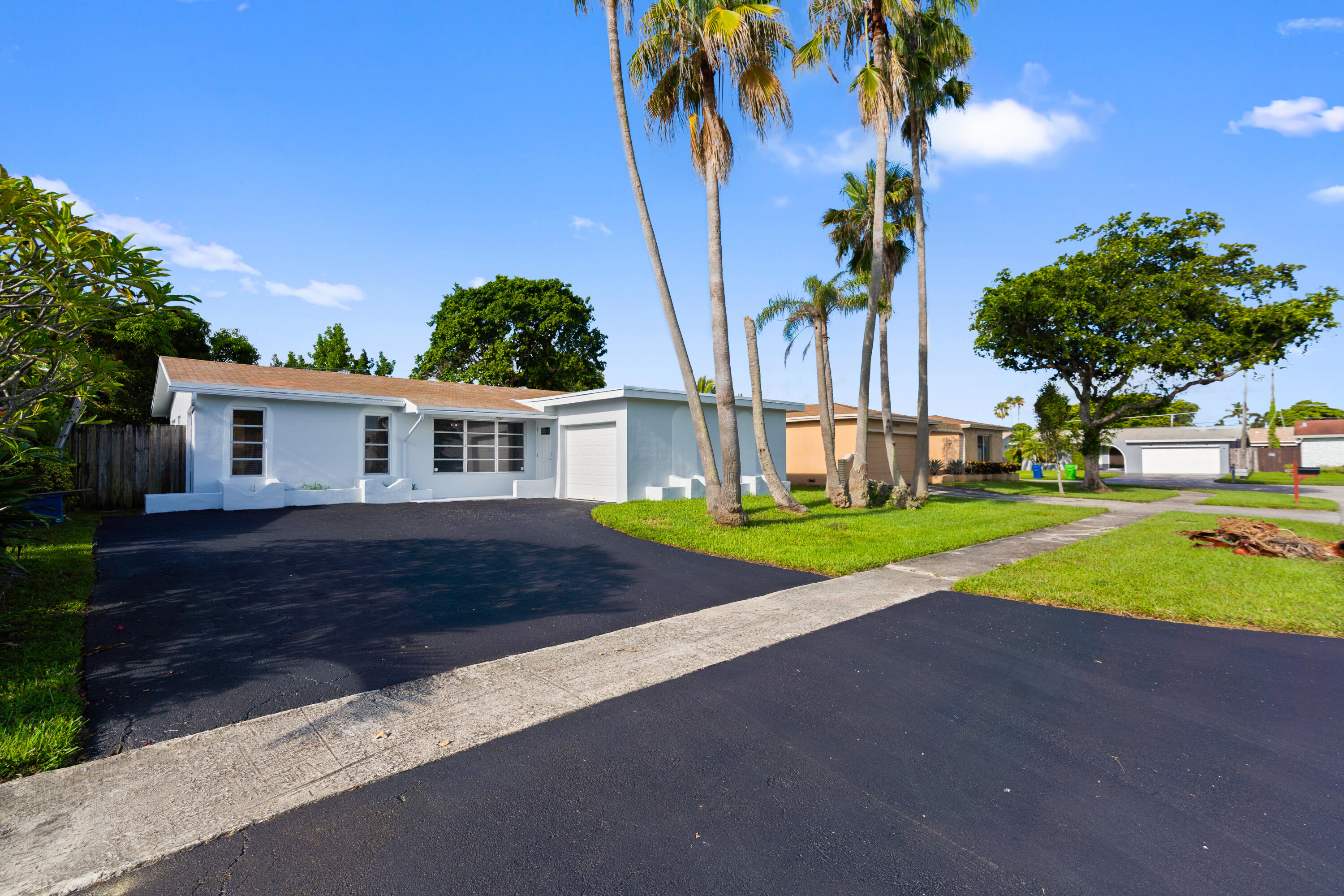 10690 NW 27th Court — photo