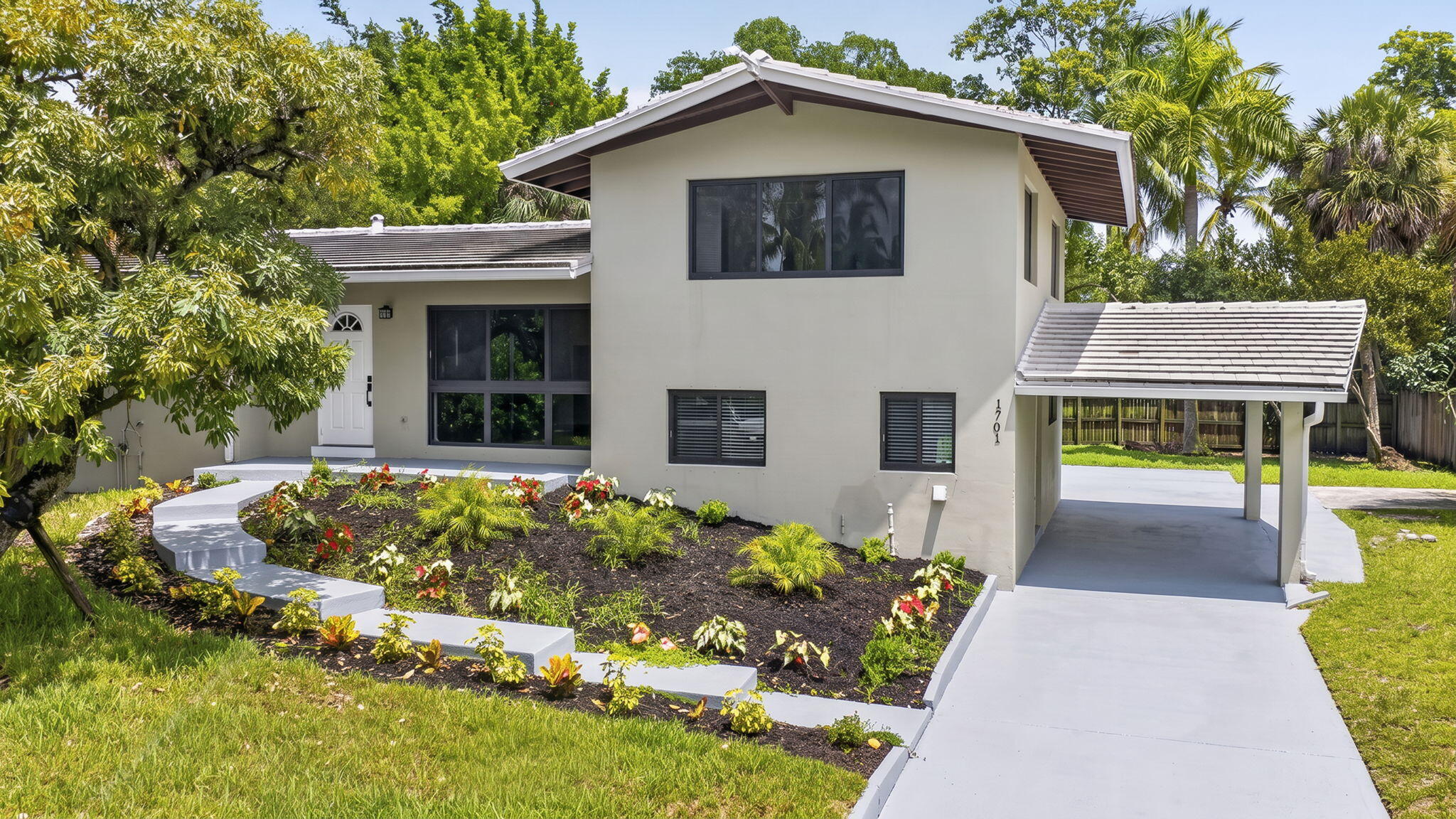 1701 SW 4th Court — photo