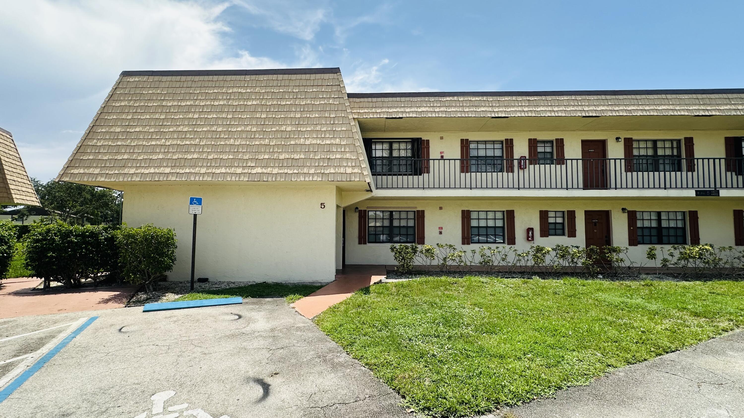 4477 Oak Terrace Drive — photo