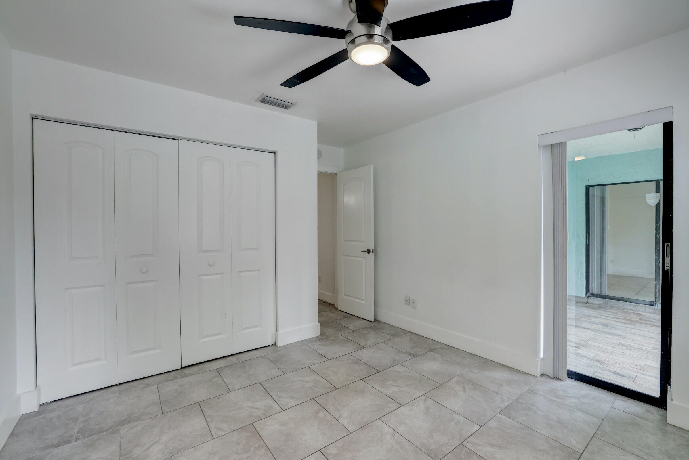 5770 SE Wilsie Drive — photo