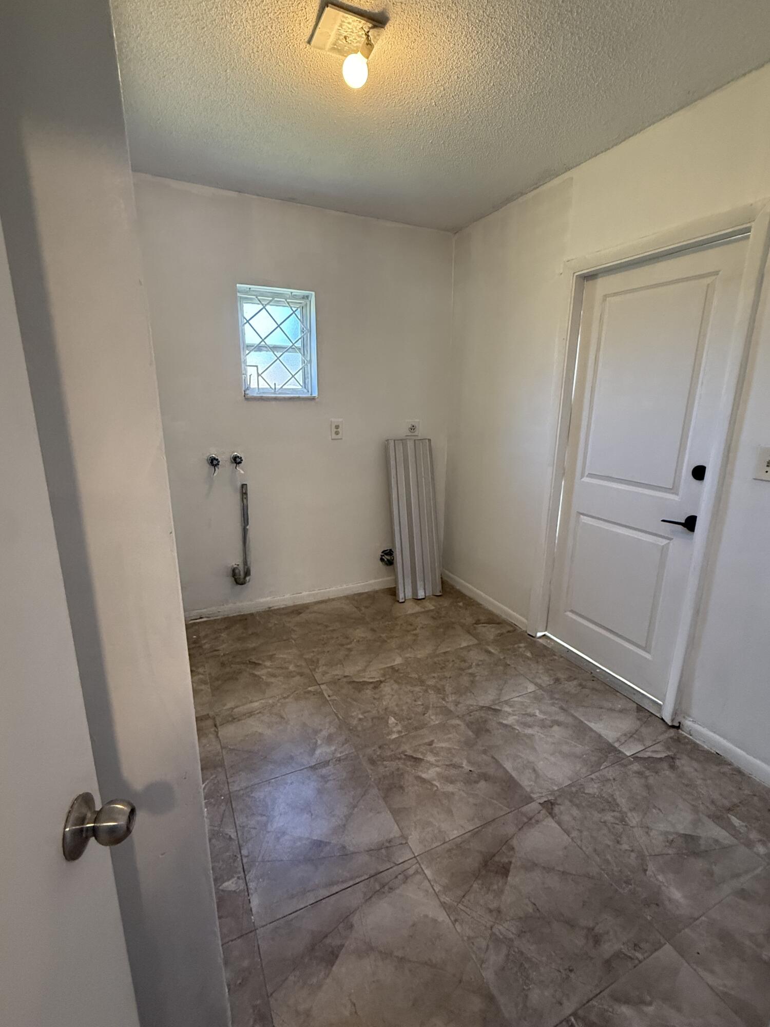 Home in Pompano Beach, FL 33060 — photo 3
