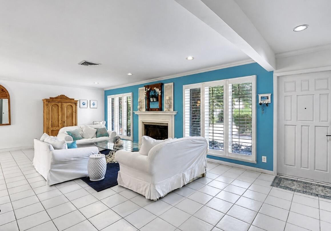 1014 Lewis Cove Road — photo