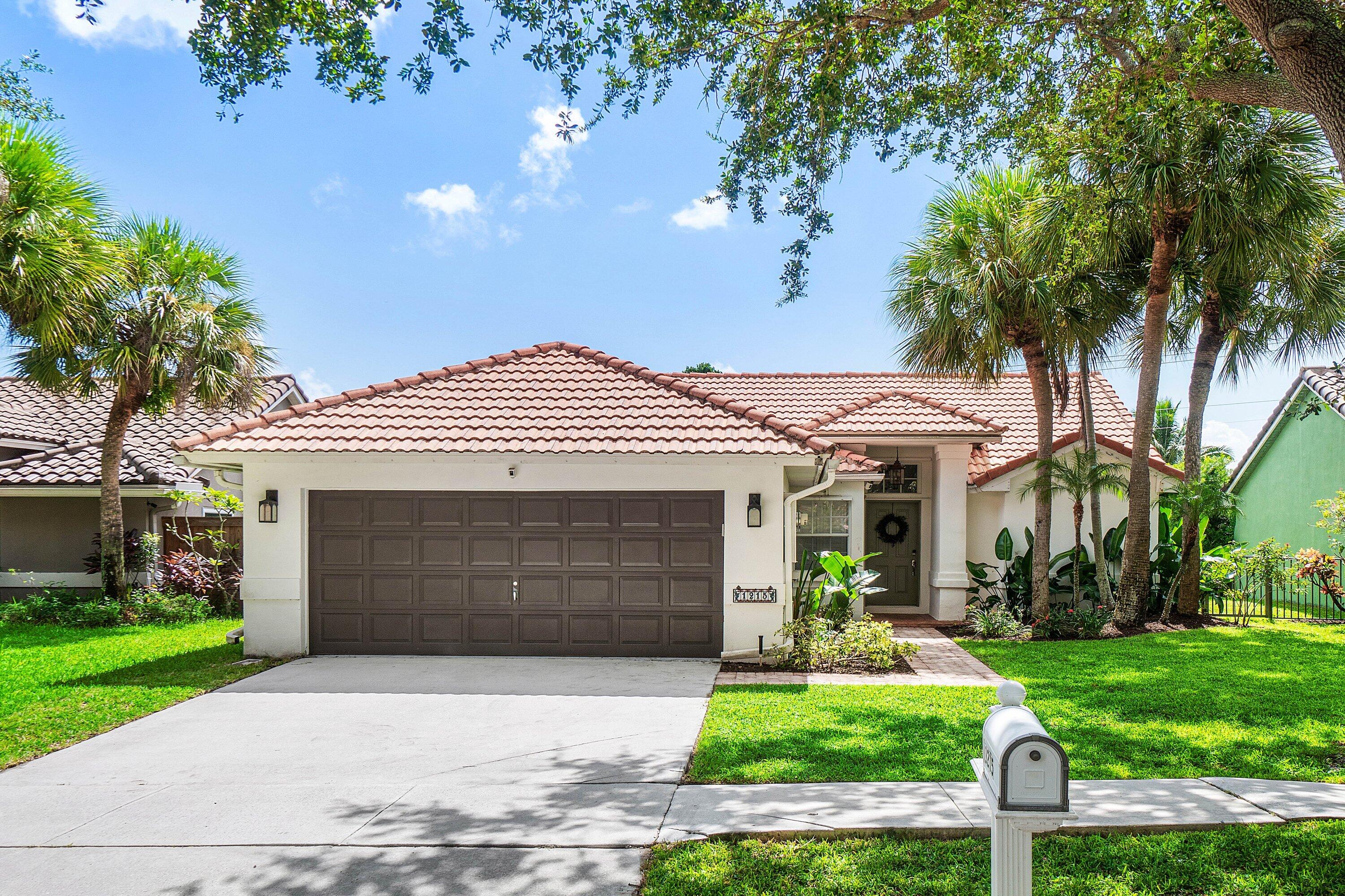 1215 E Lancewood Place — photo