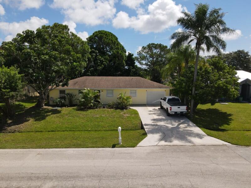 1673 SW Gemini Lane — photo