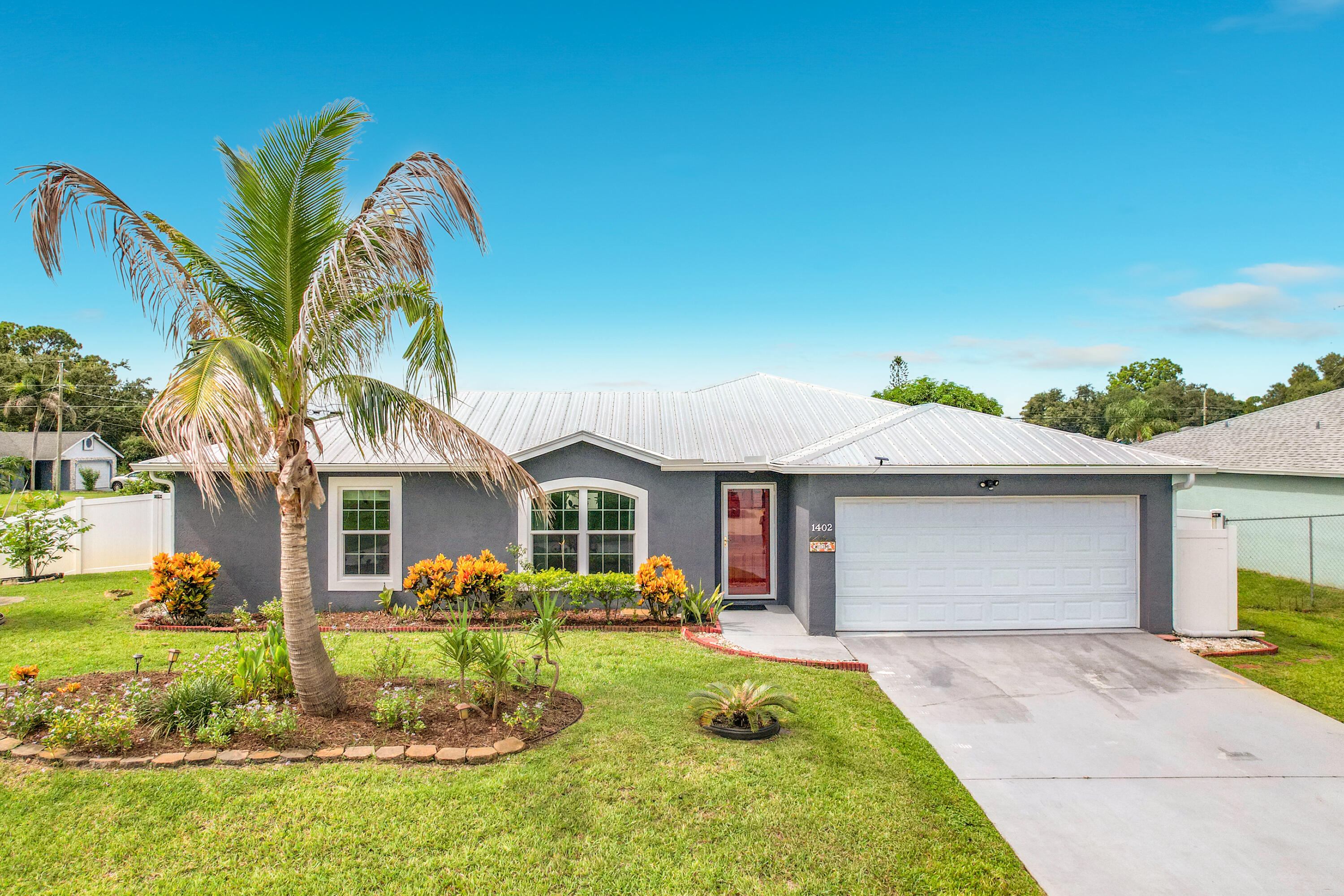 1402 SW Flounder Lane — photo