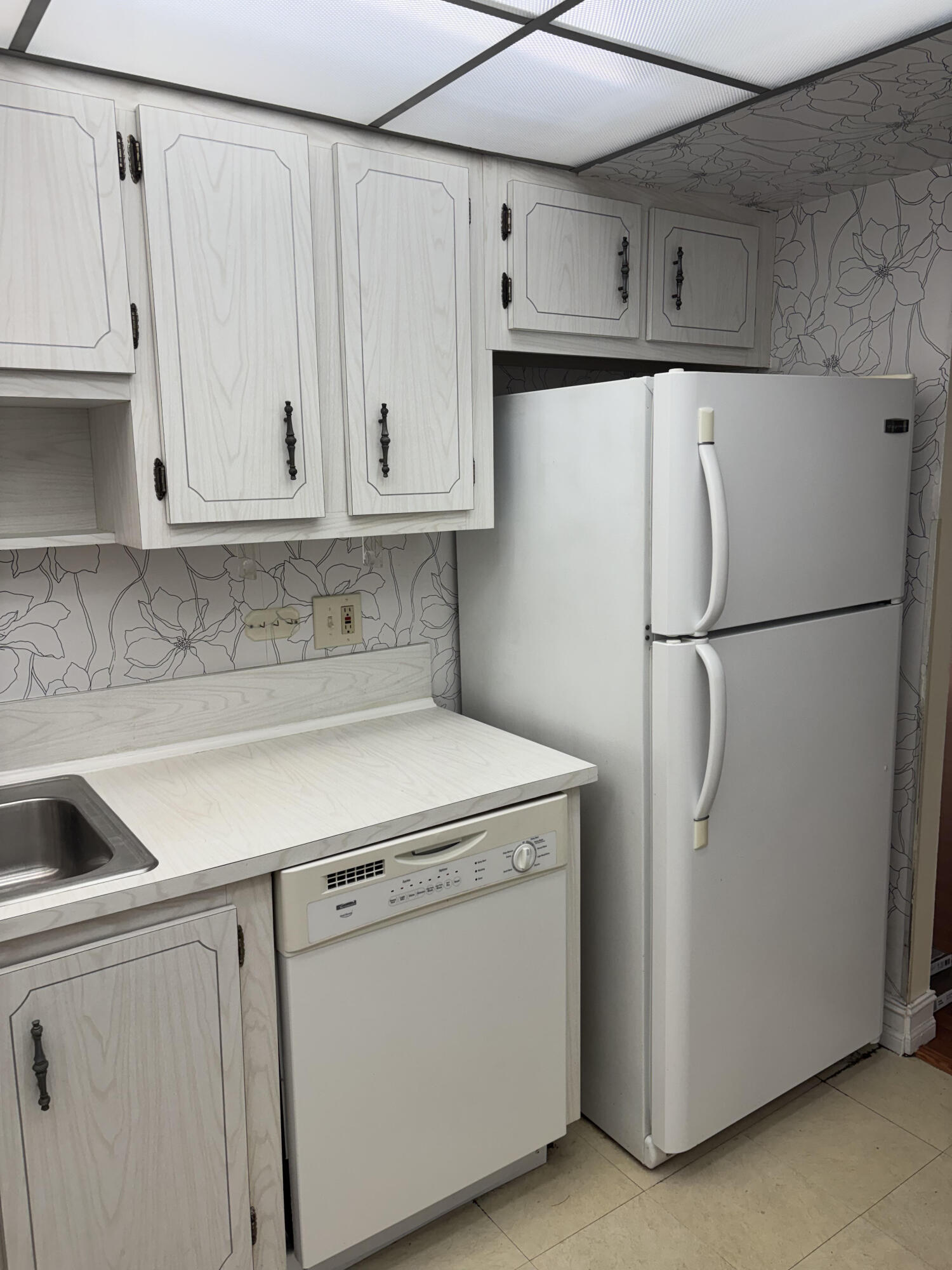 1200 Saint Charles Pl Place 414 — photo