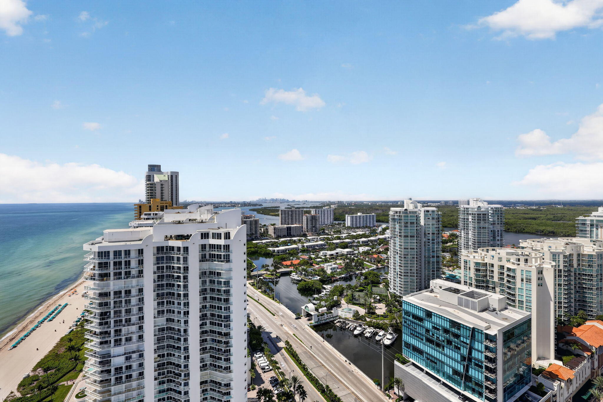 16699 Collins Avenue 3509 — photo