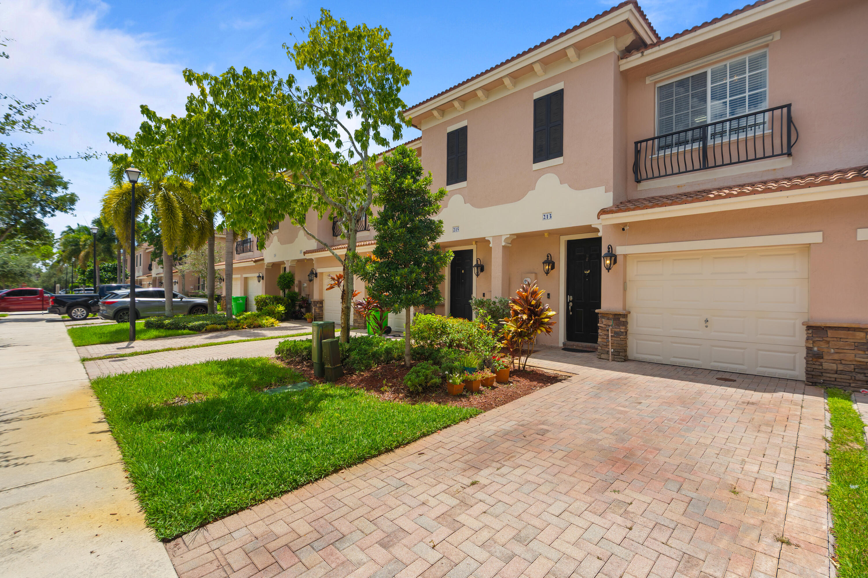 213 Las Brisas Circle — photo