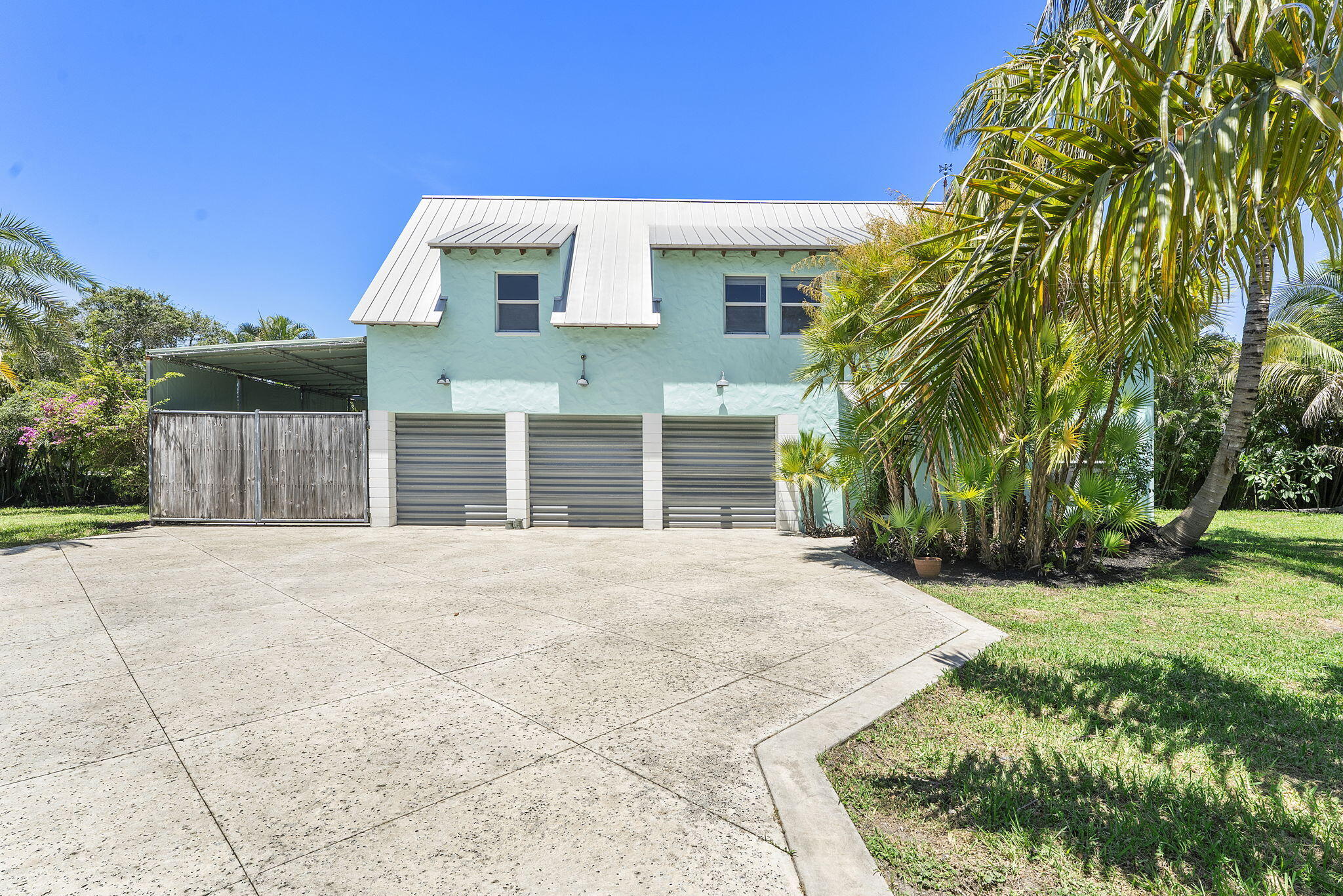 7044 Thompson Road — photo