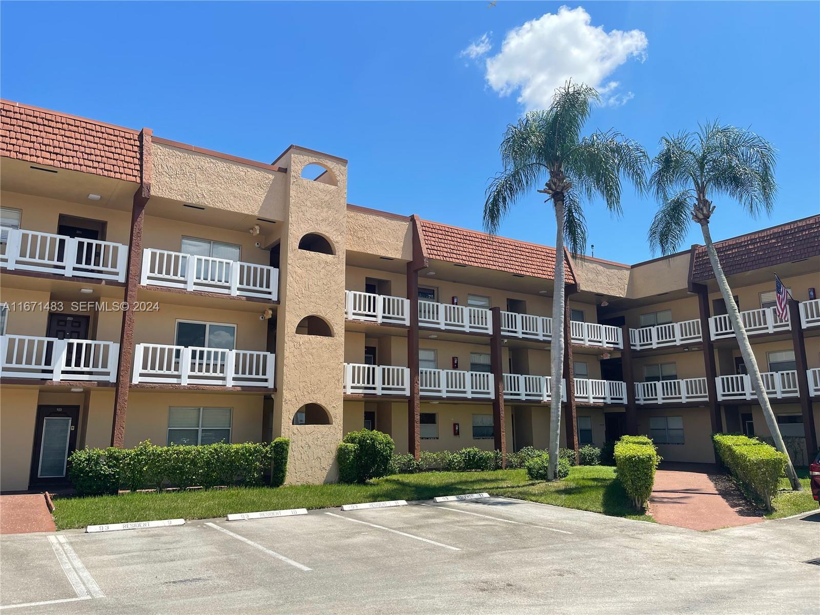 9300 Sunrise Lakes Boulevard 303 — photo