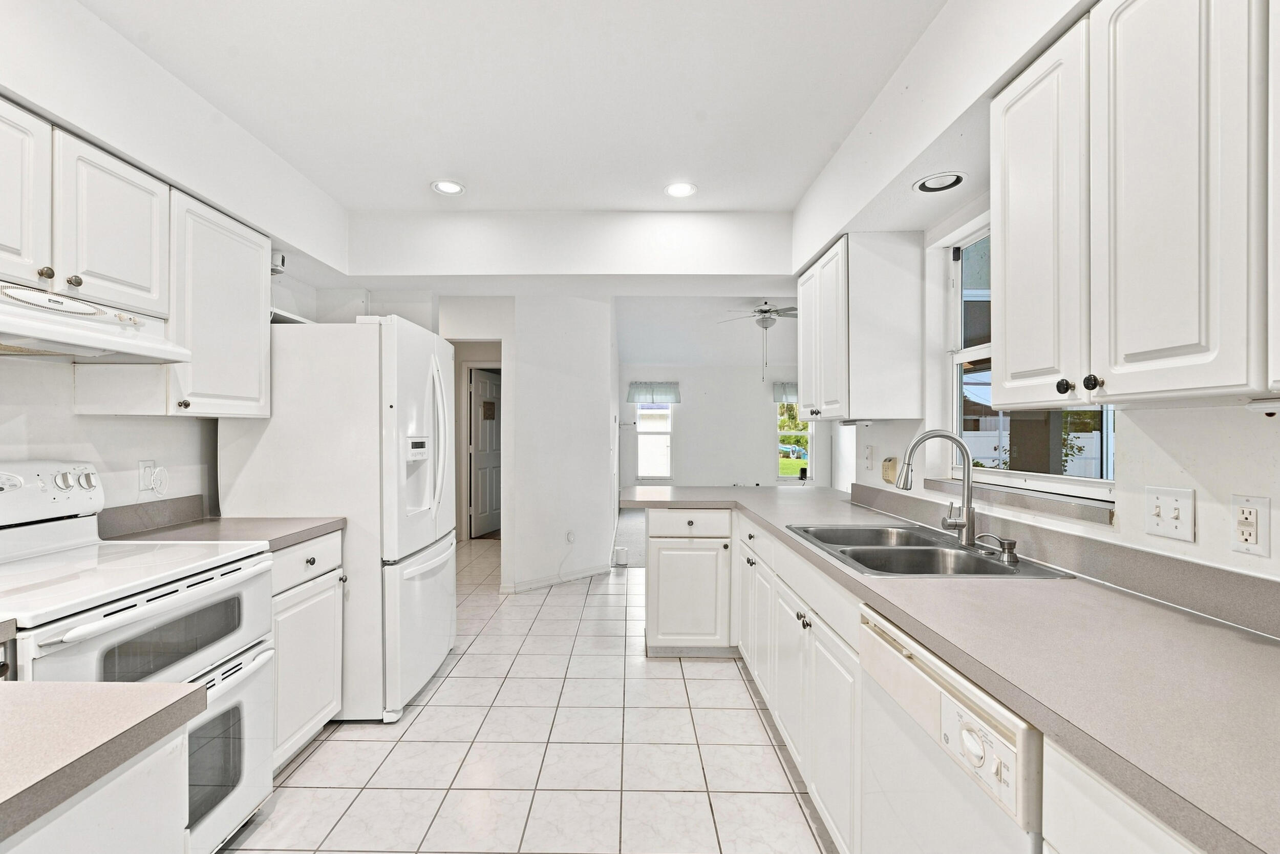 6512 Flora Way — photo