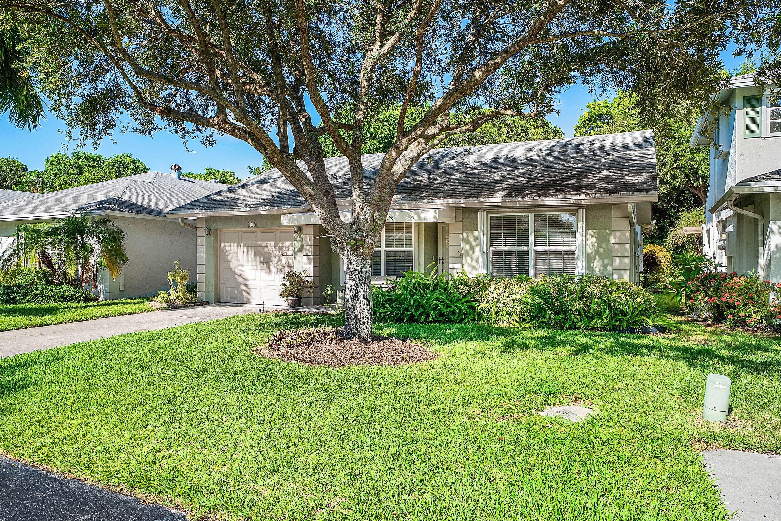 241 Del Rio Boulevard, Boca Raton, FL 33432 — photo 2