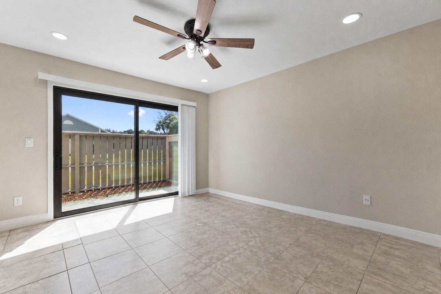 1431 SE Colchester Circle — photo