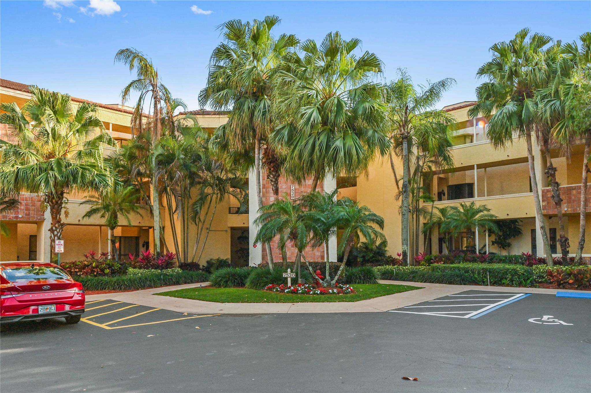 7520 La Paz Boulevard 306 — photo
