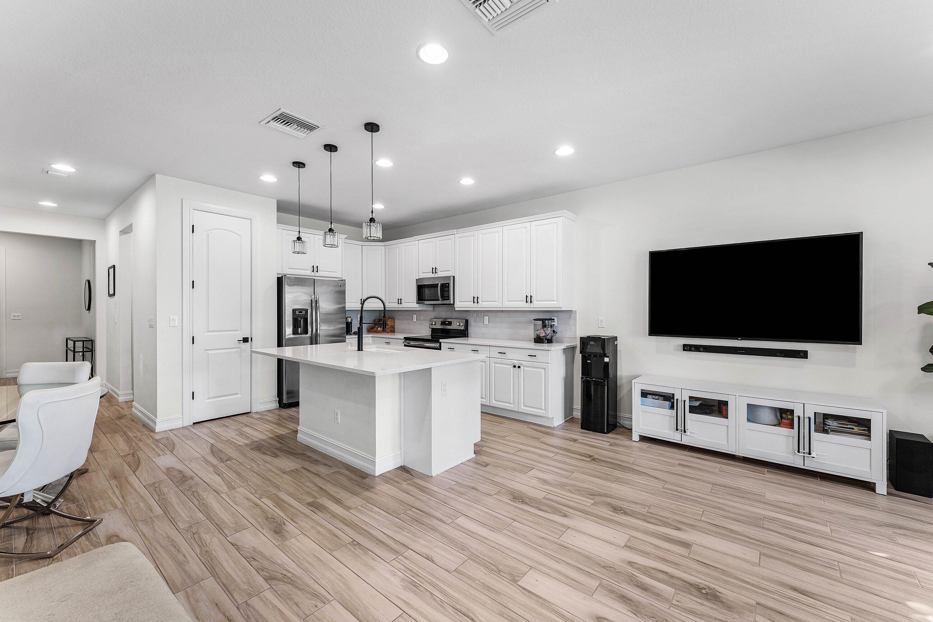 10175 Akenside Drive — photo