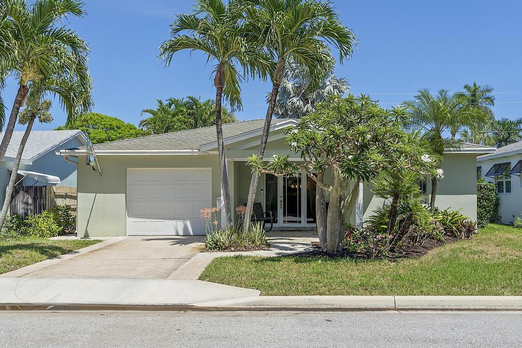 1106 N Lakeside Drive — photo