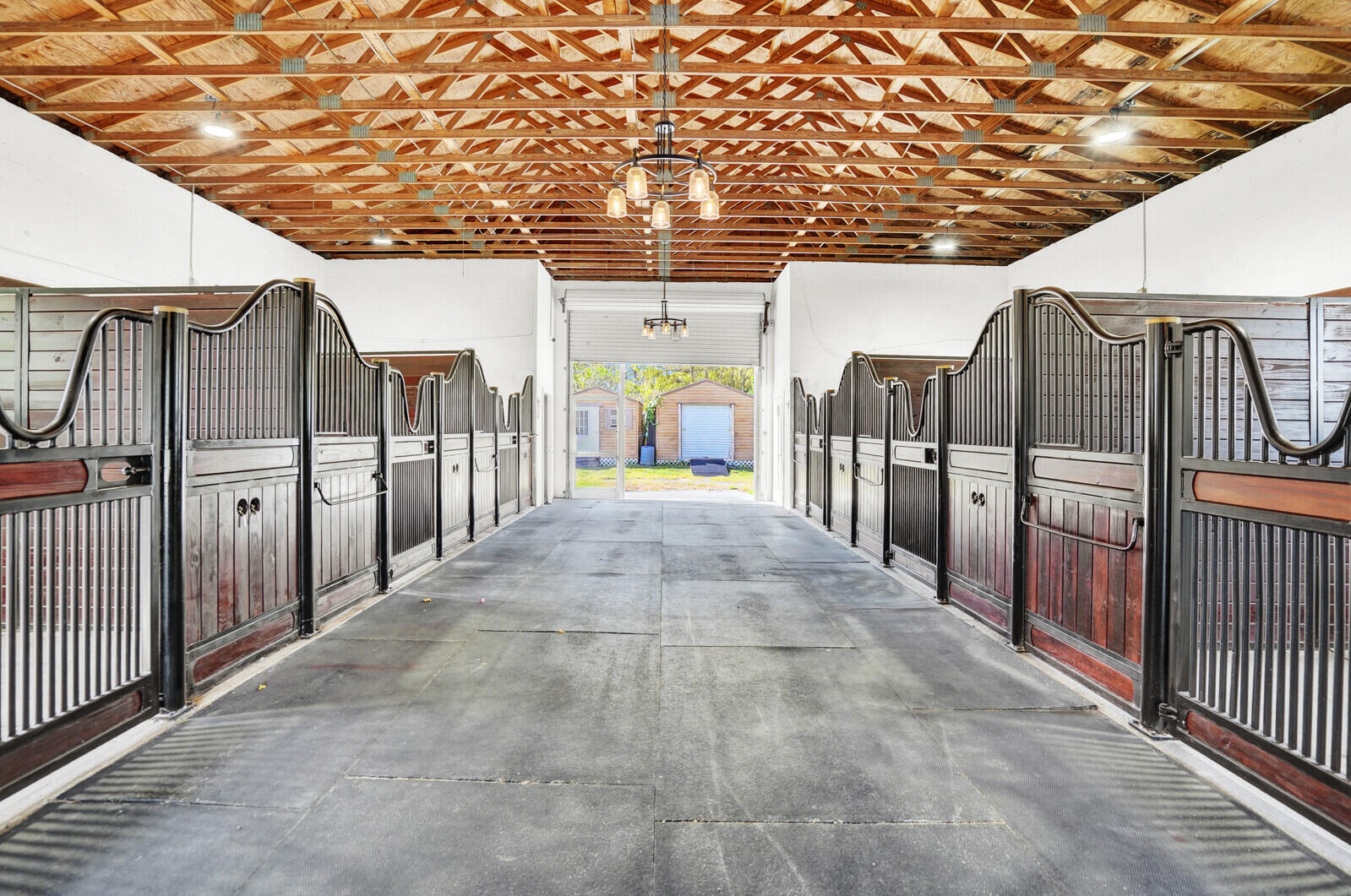 11231 Ira Lane — photo
