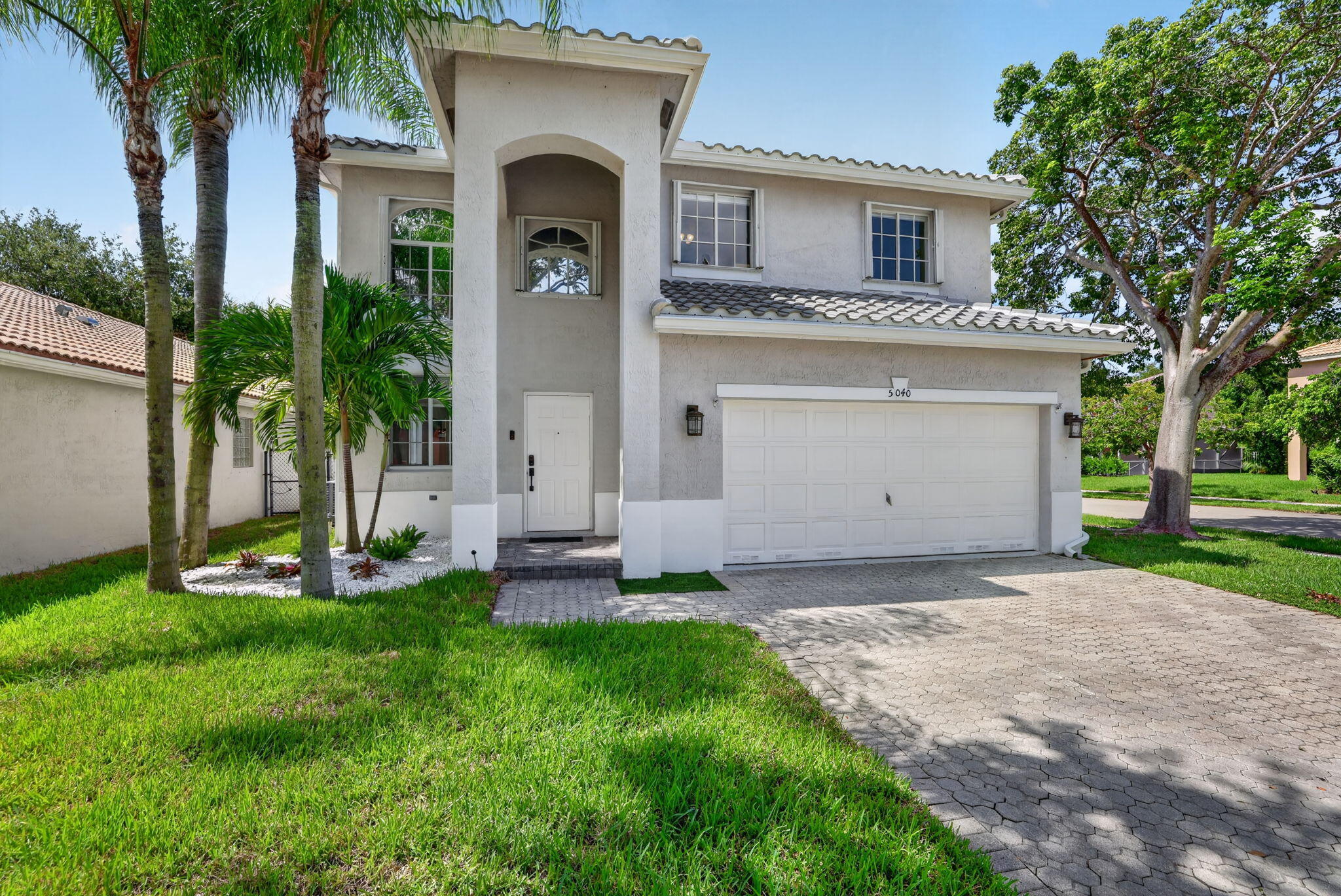 5040 Heron Place — photo