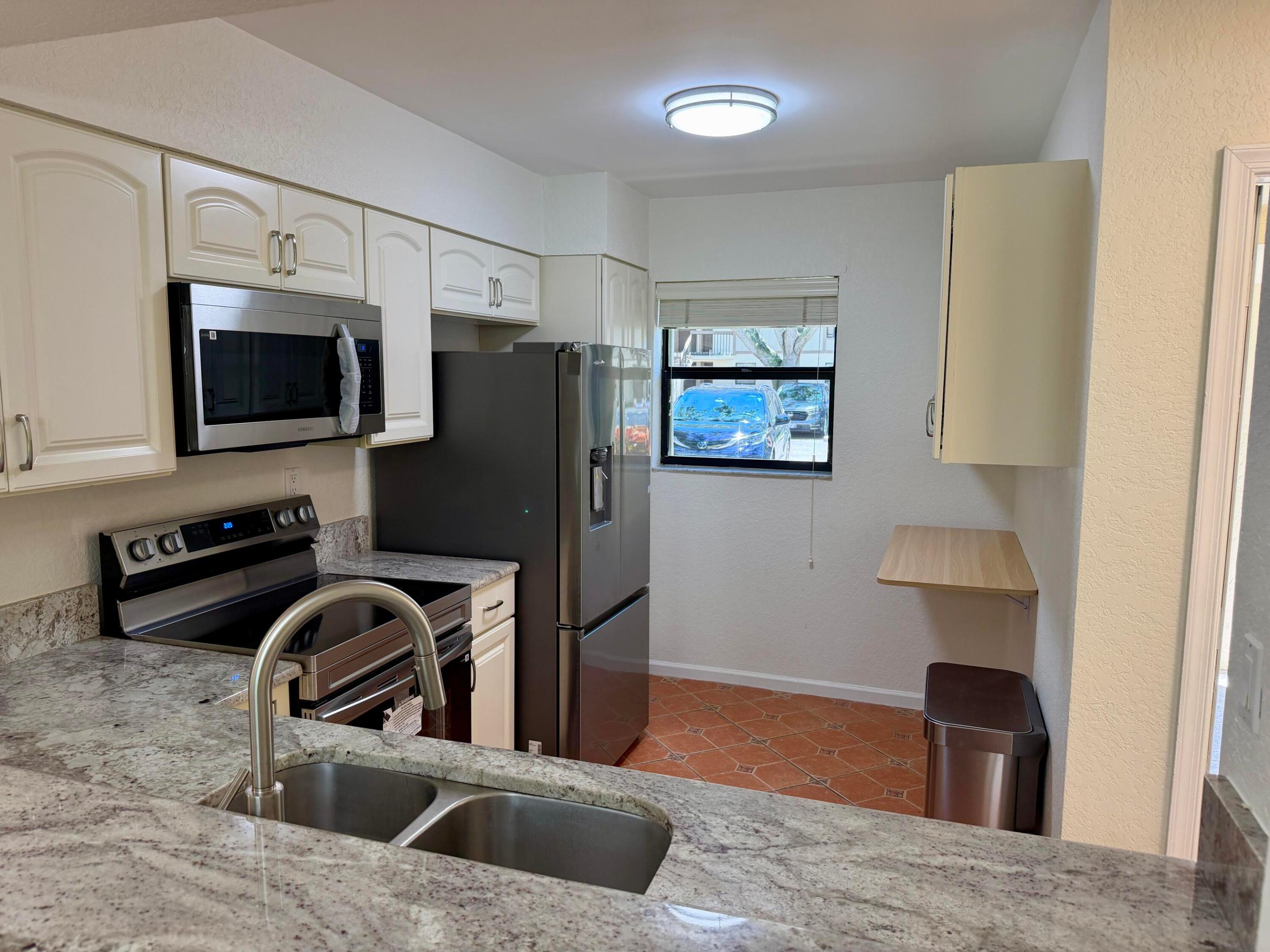 3149 Millwood Terrace 1210 — photo