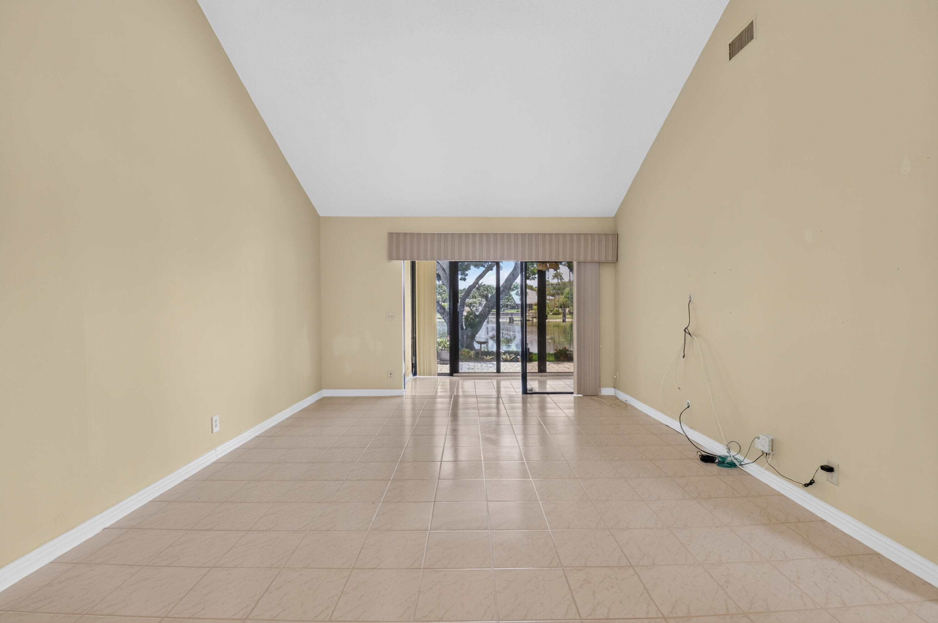 10884 Lake Front Place — photo