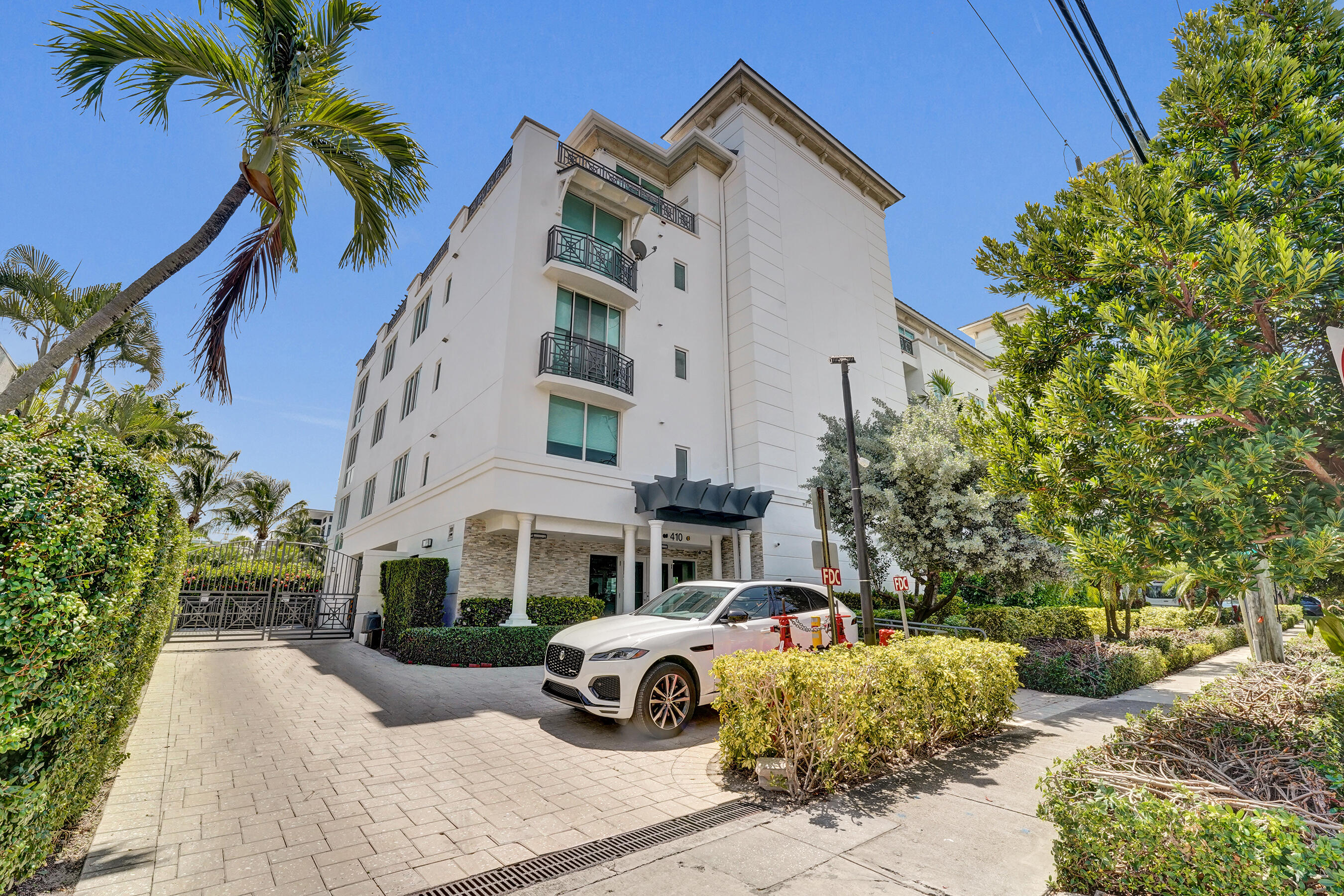 410 Hendricks Isle 203 — photo