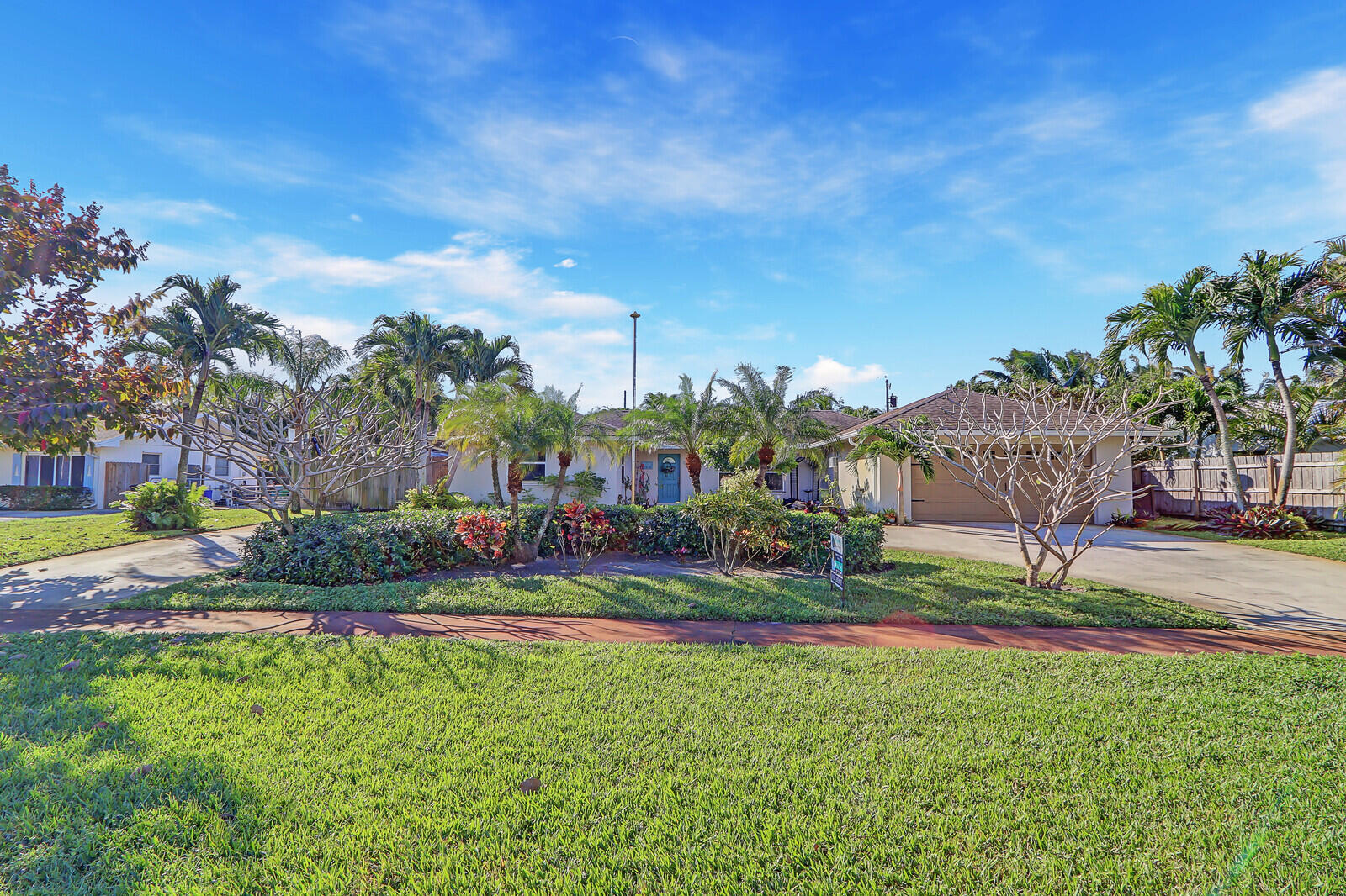 5140 Laird Lane — photo