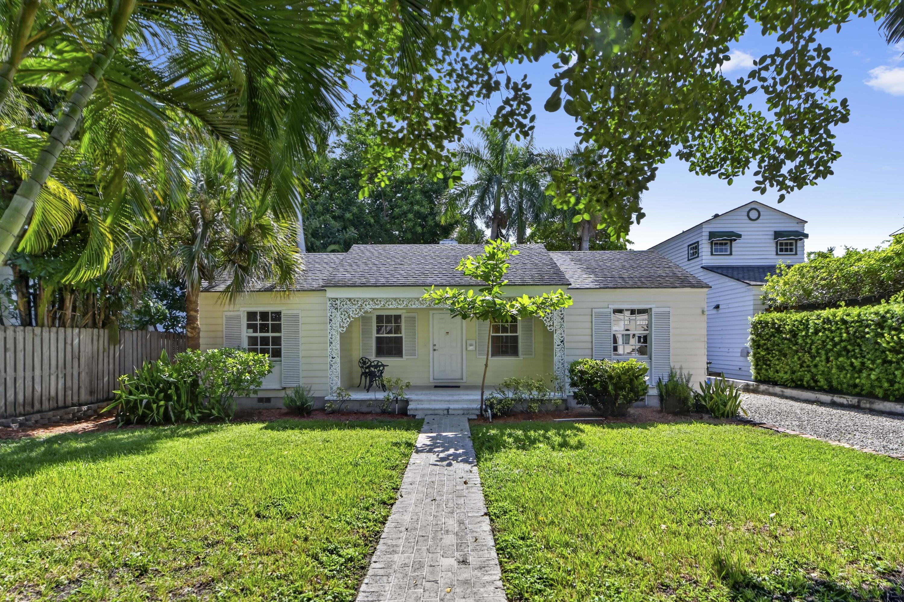 53 Palm Square — photo