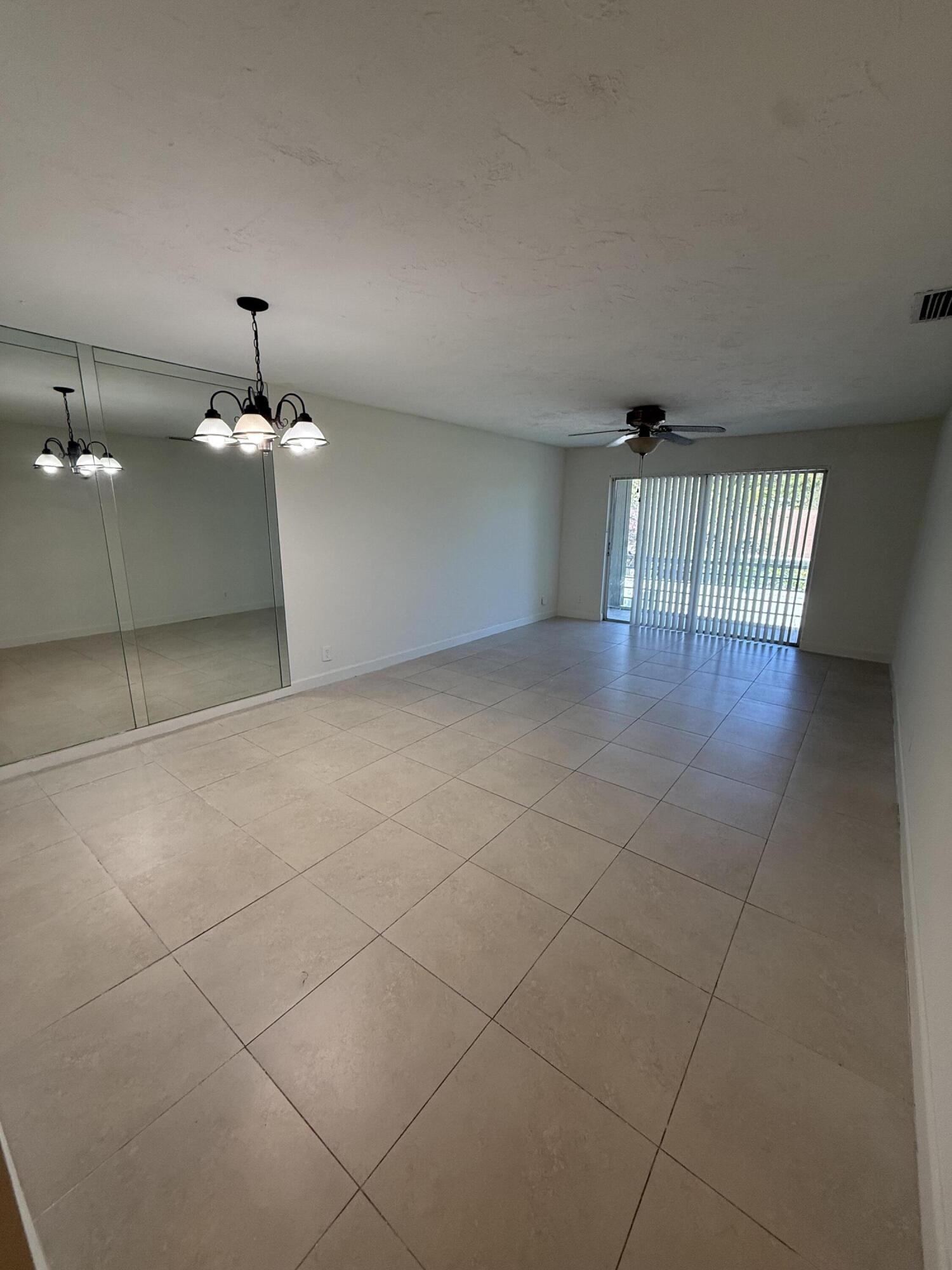5515 N Lakewood Circle N 124 — photo