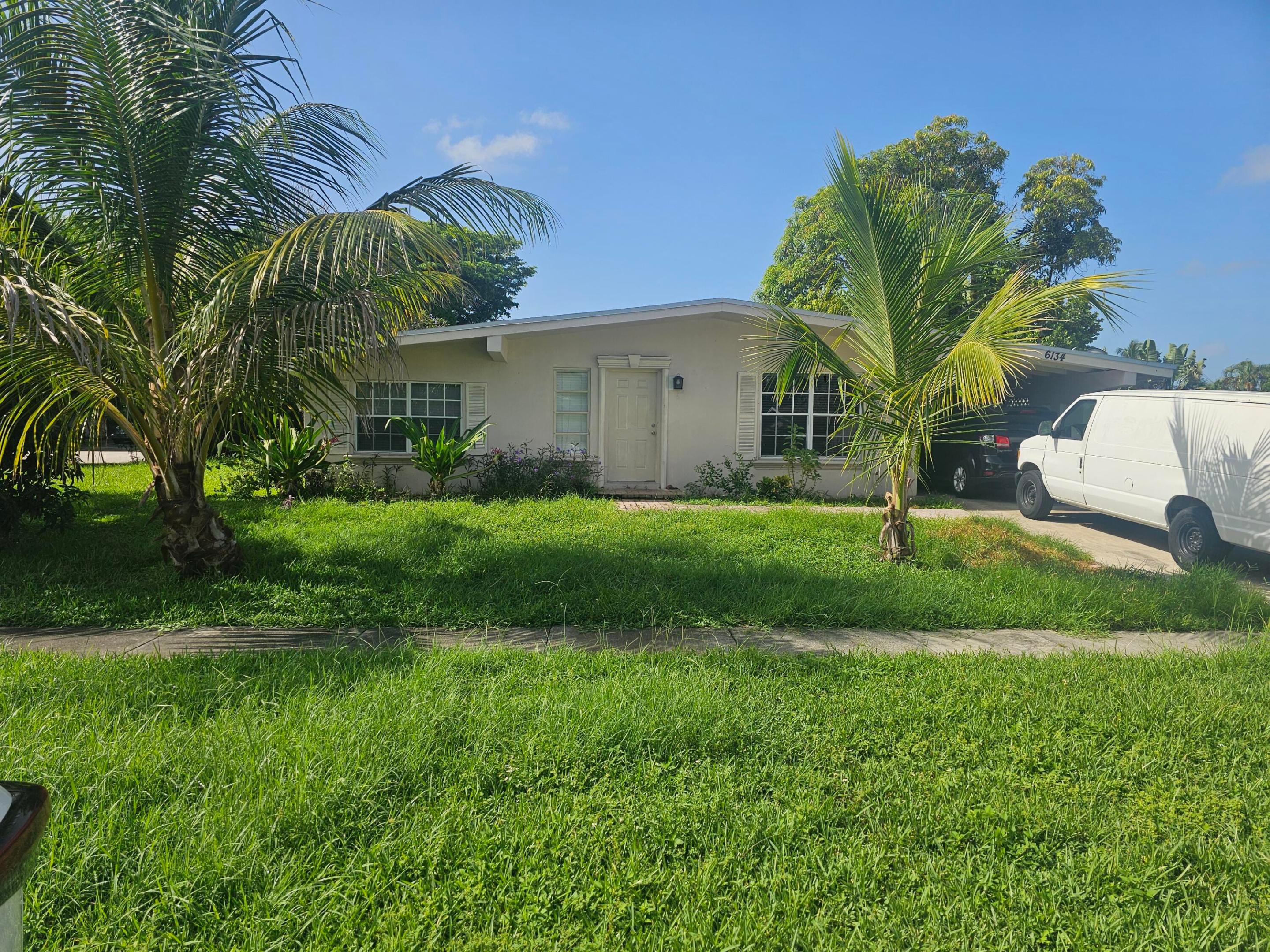 6134 Hogan Creek Road — photo