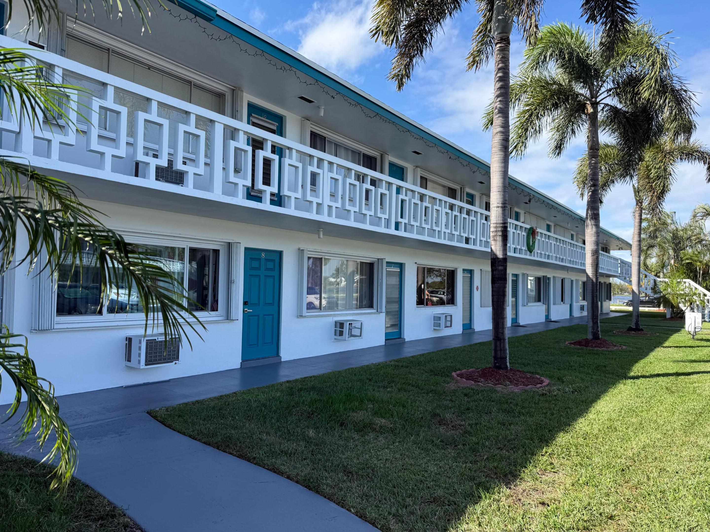 2204 Lake Osborne Drive 5 — photo