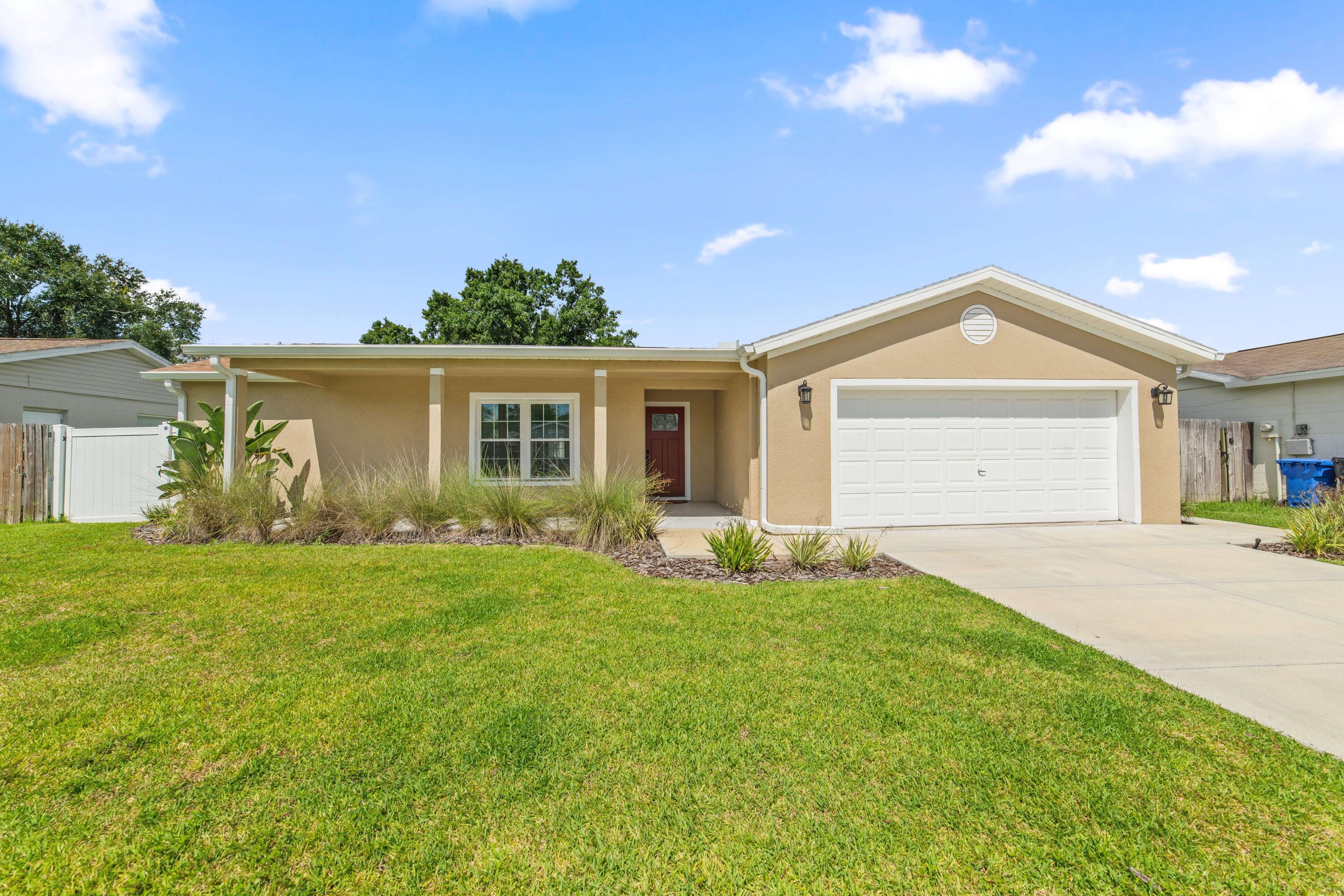 1003 Red Oak Circle — photo