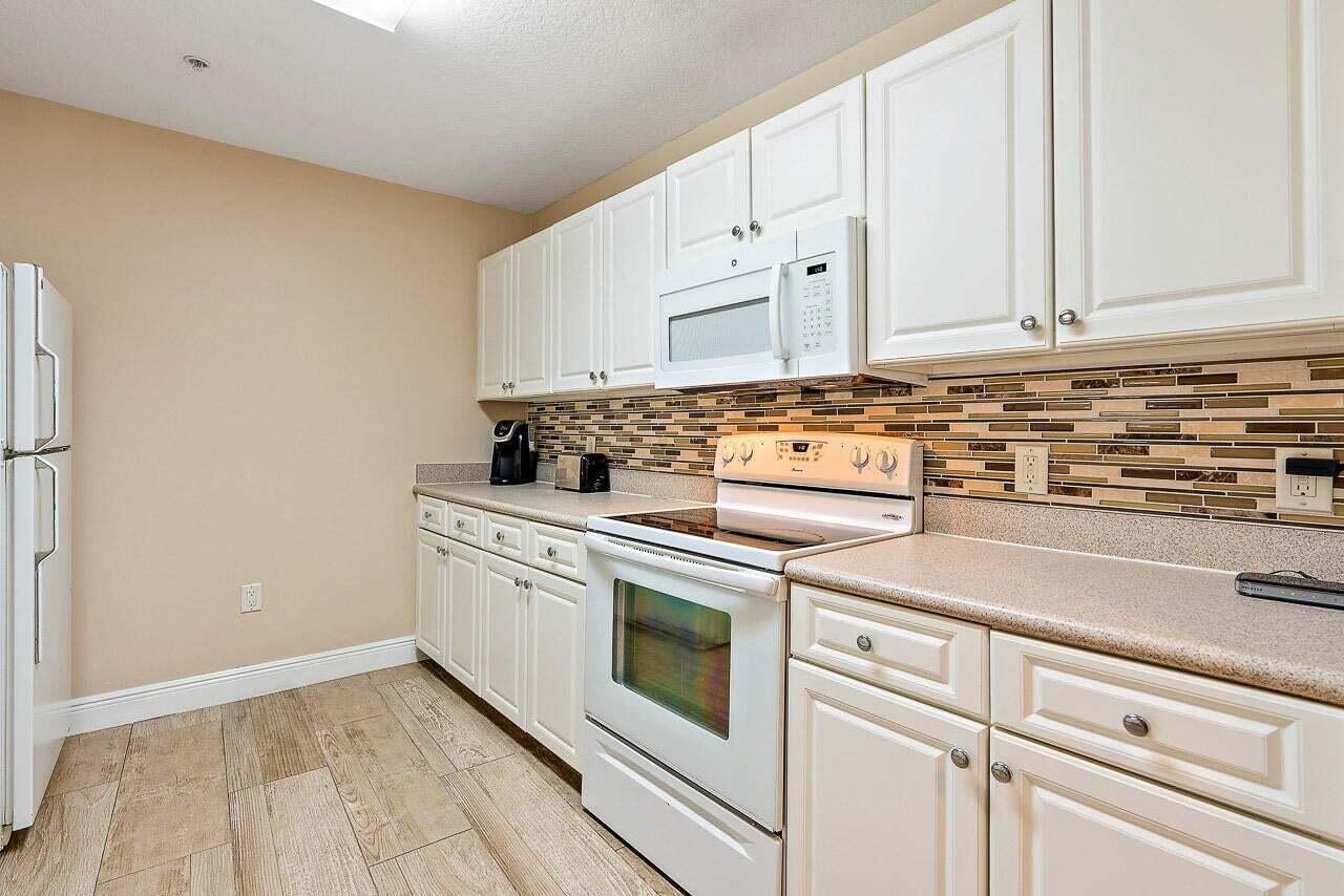 1200 Town Center Drive 425 — photo