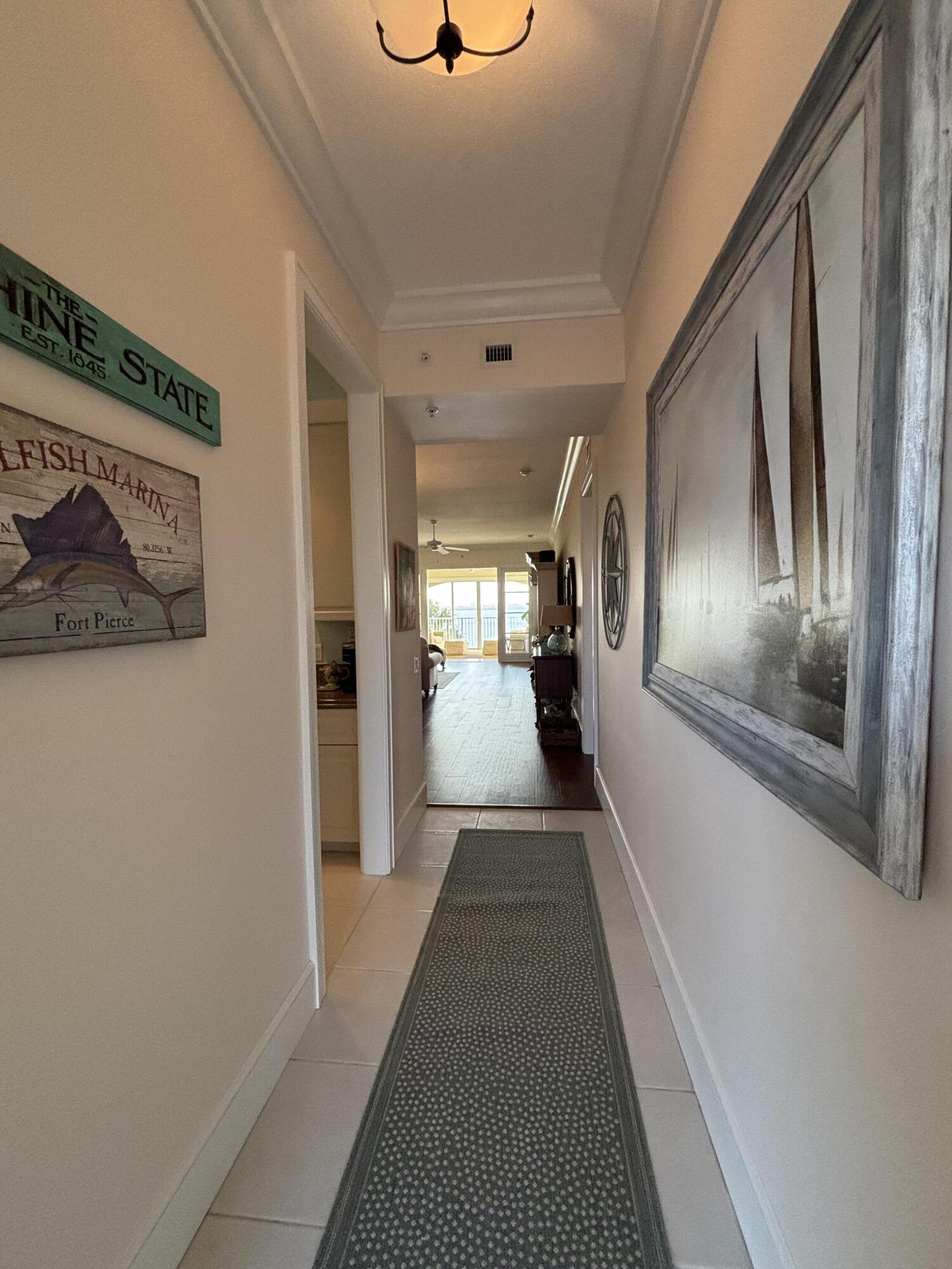29 Harbour Isle Drive W 304 — photo