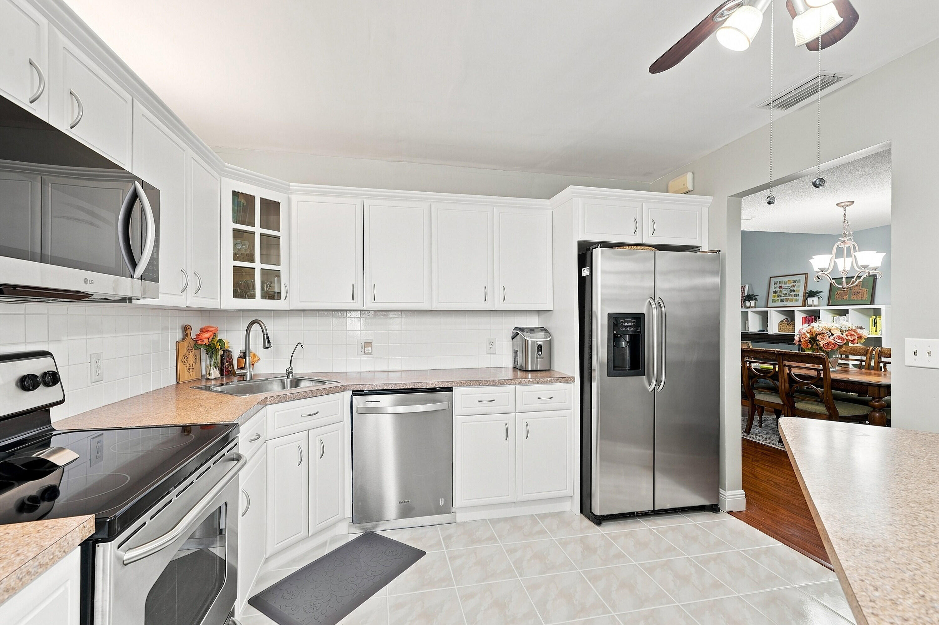 4111 Coral Tree Circle 321 — photo