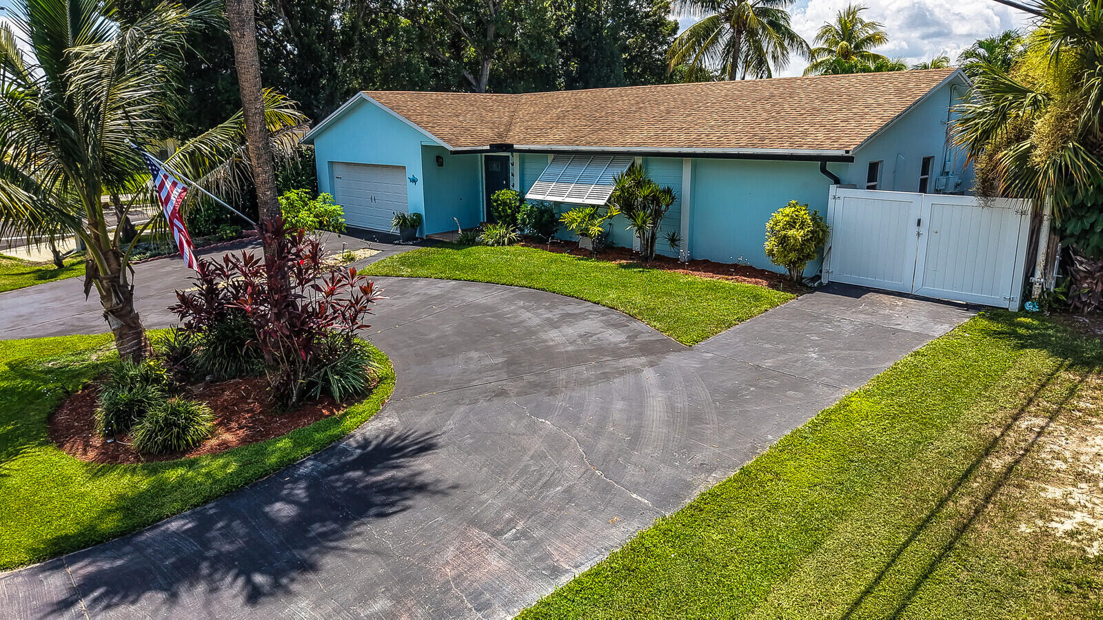 10015 Daisy Avenue — photo