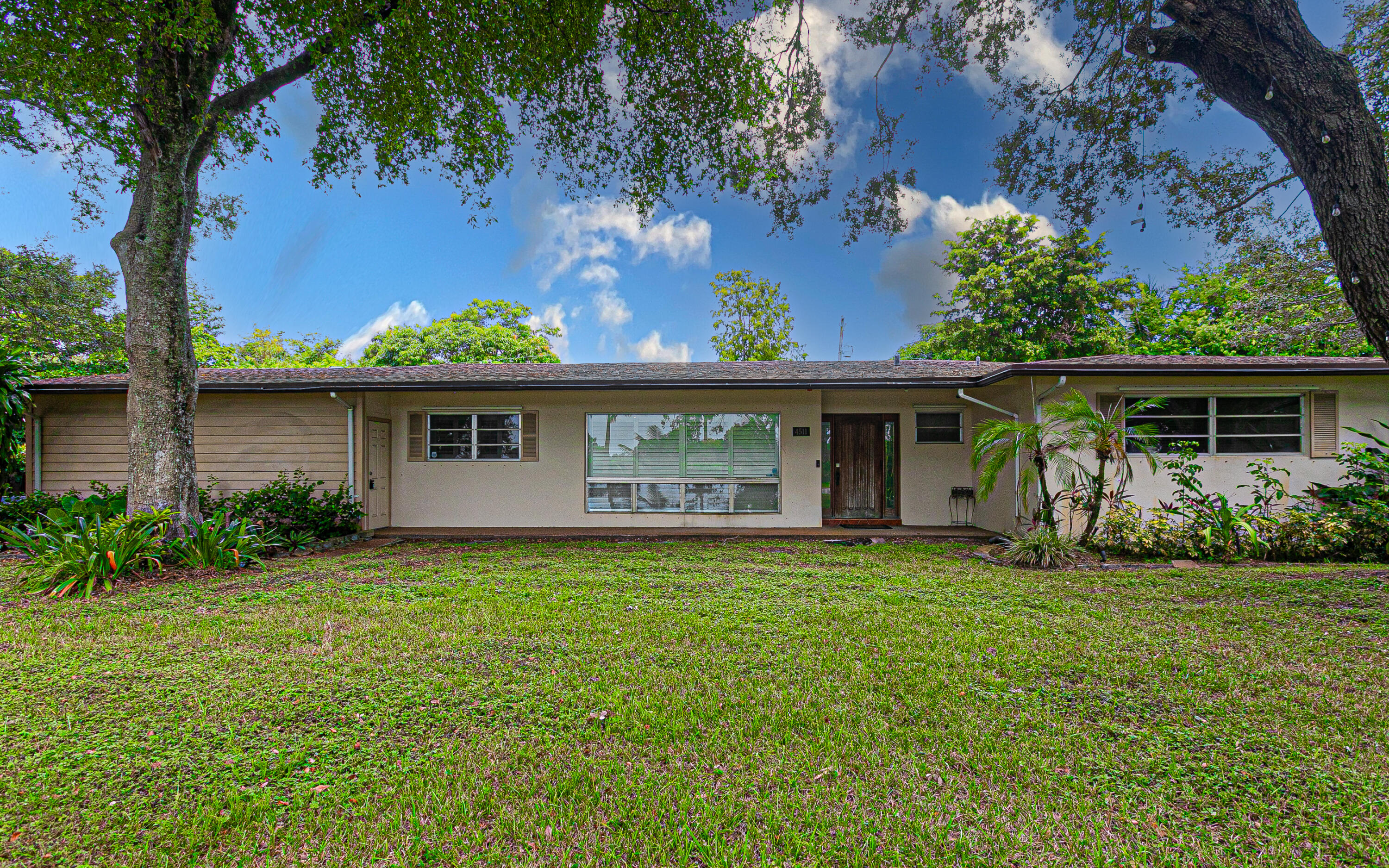 4511 E Country Club Circle — photo