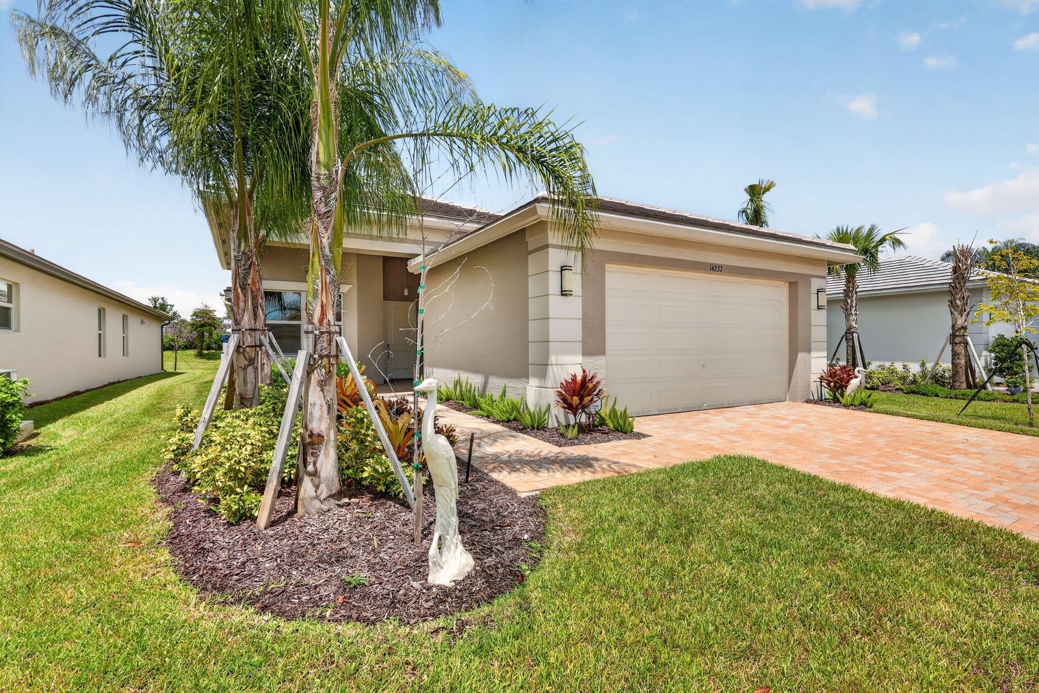 14237 SW Waterfall Lane — photo