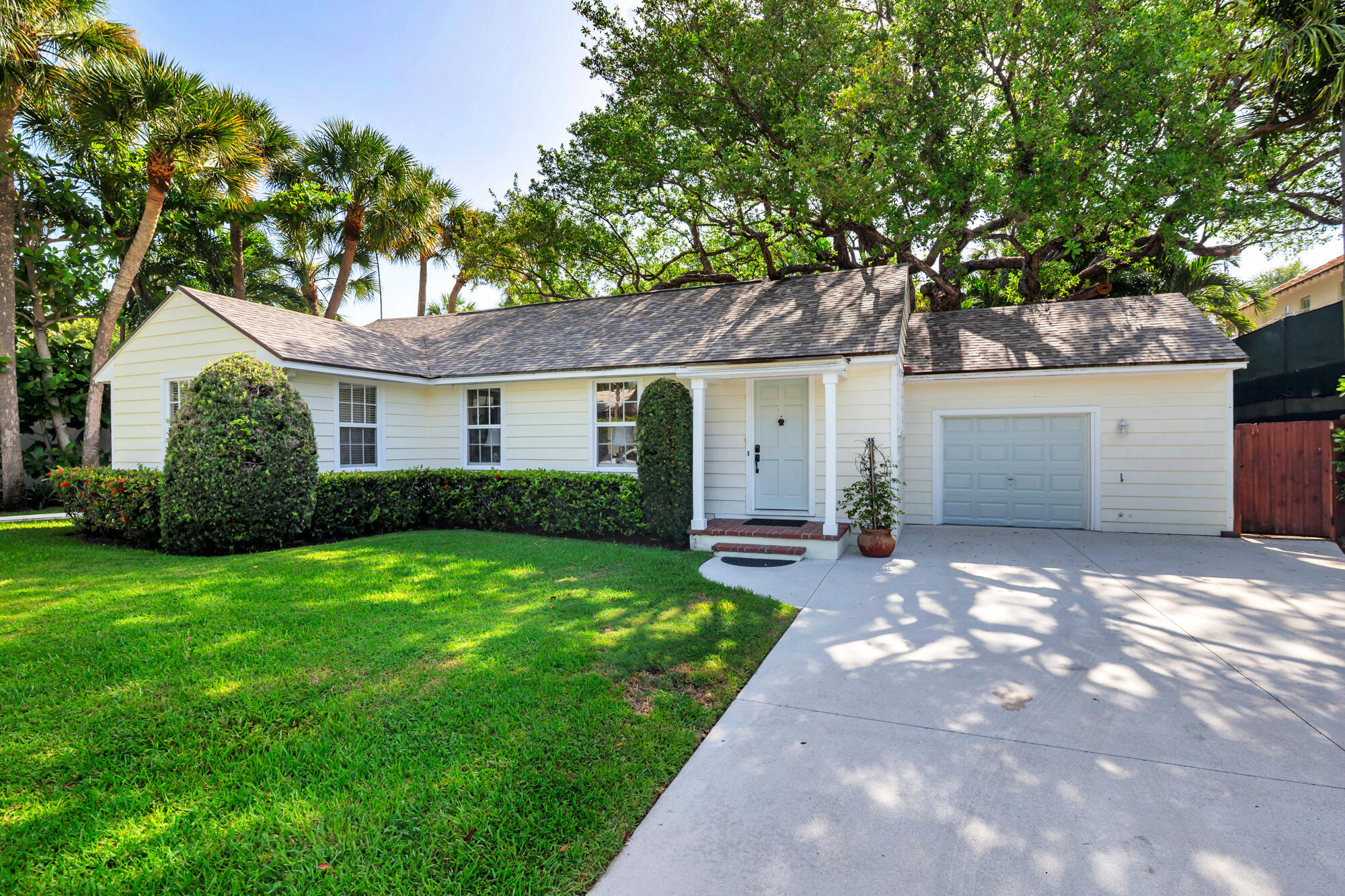 1161 N Ocean Way — photo