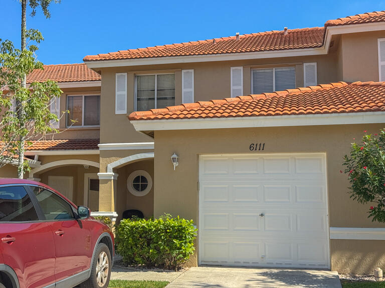 6111 Sugar Loaf Lane — photo